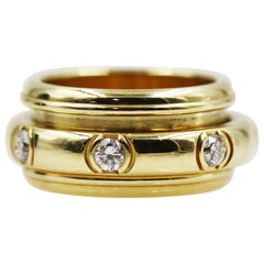 Piaget 18 Karat Yellow Gold Movable Ring with 7 Diamonds