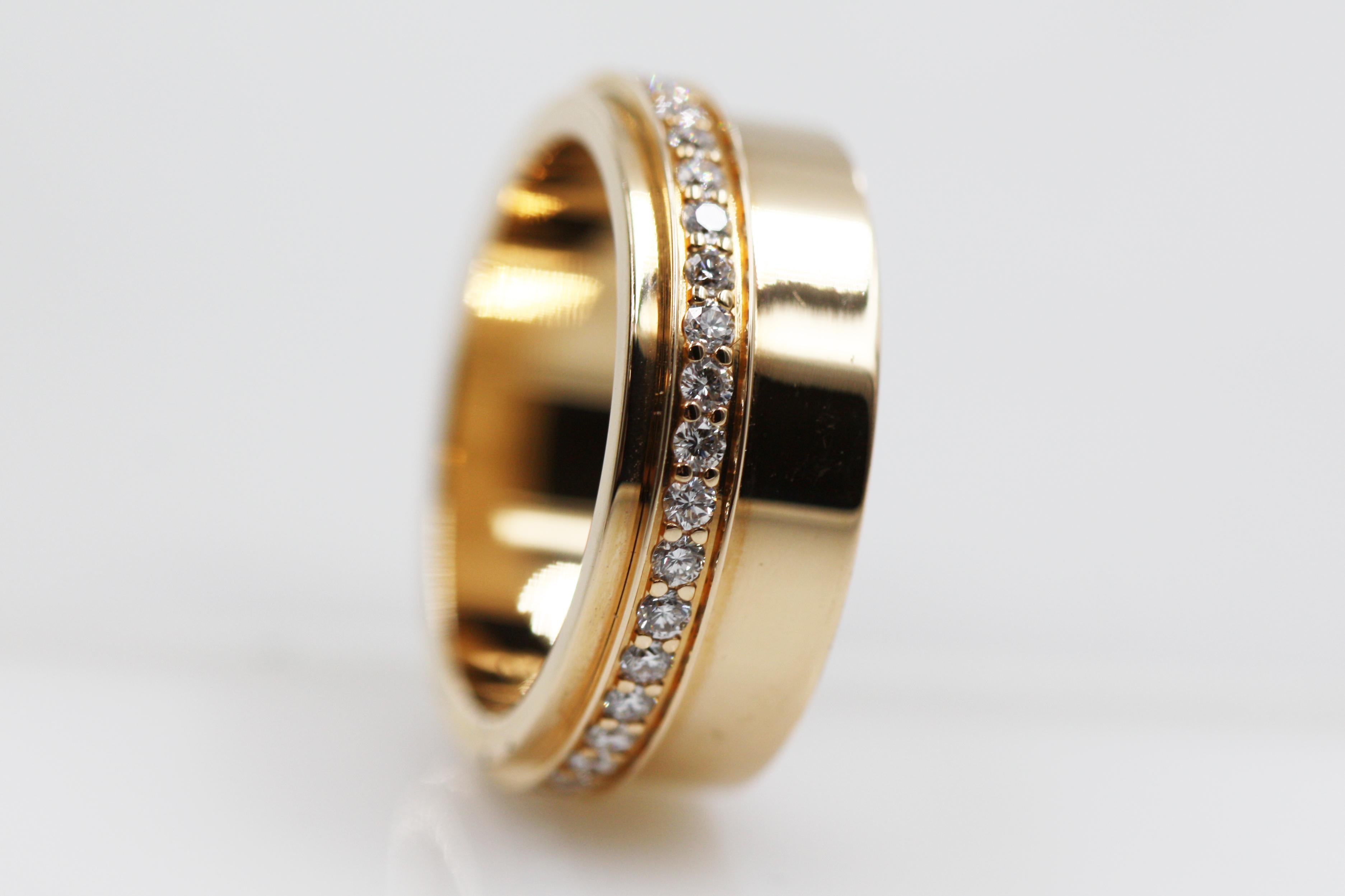 Piaget 18 Karat Yellow Gold Top Wesslton 38 Diamonds Ring, Movable In Excellent Condition For Sale In New York, NY