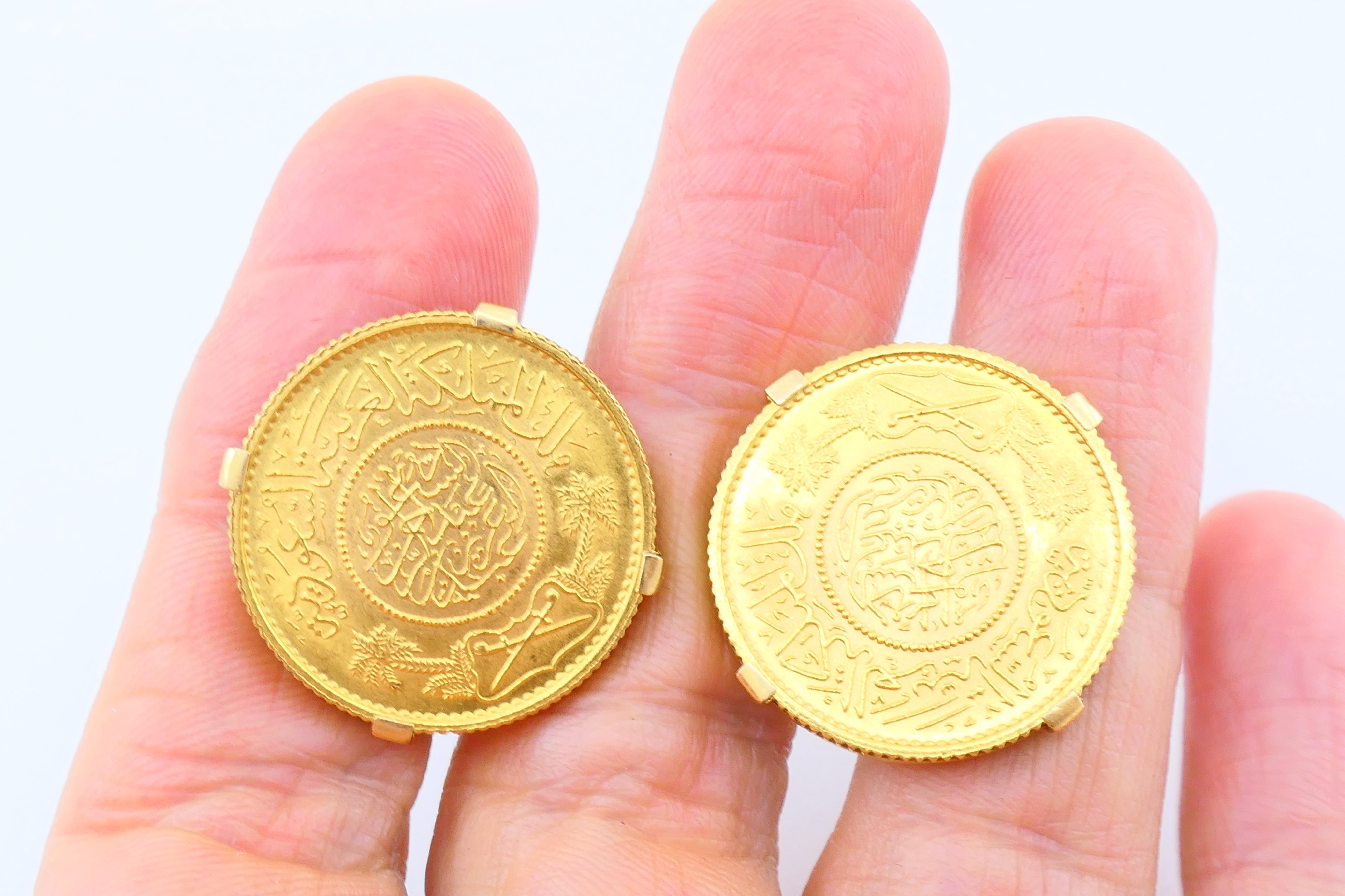 Piaget 18k Gold Men Cufflinks One Gunayh 22k Gold Coin c.1950s en vente 4