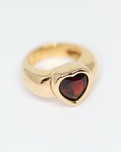 Piaget 18k Rose Gold Garnet Heart Ring