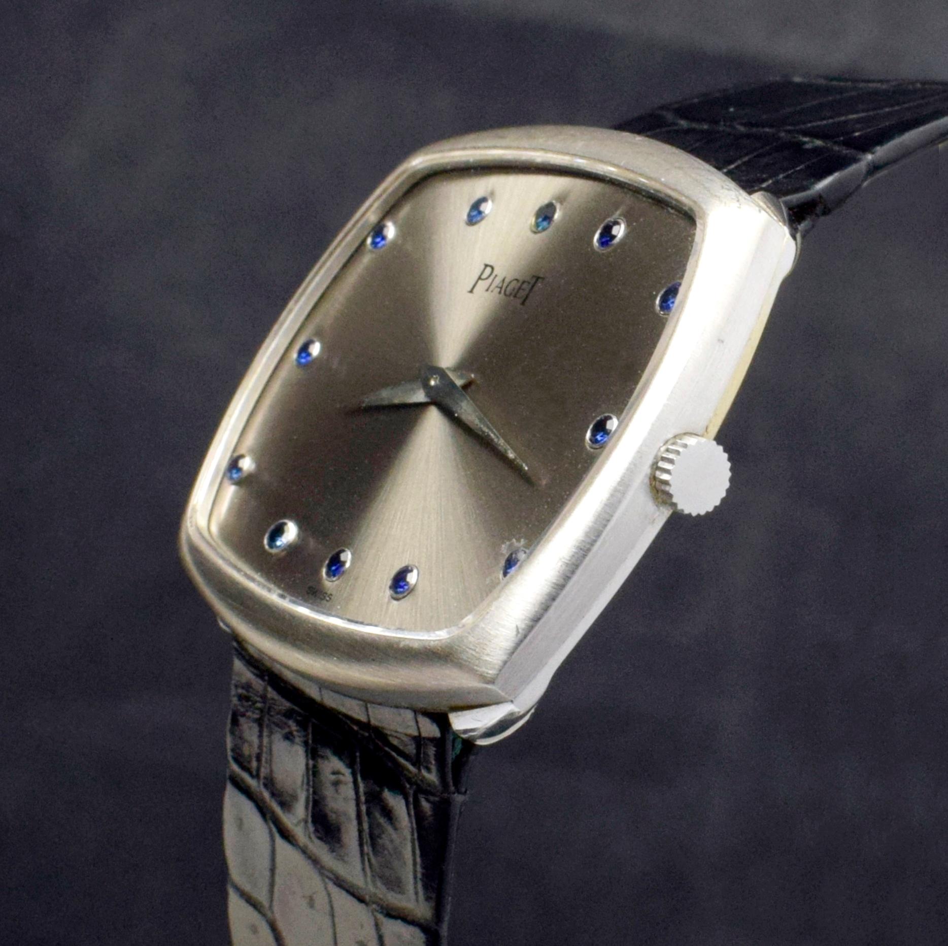 Piaget 18K WG Kissen Rechteckige blaue Saphir Indexe 9731 Handgefertigt, 1970er Jahre im Zustand „Gut“ in Central & Western District, HK