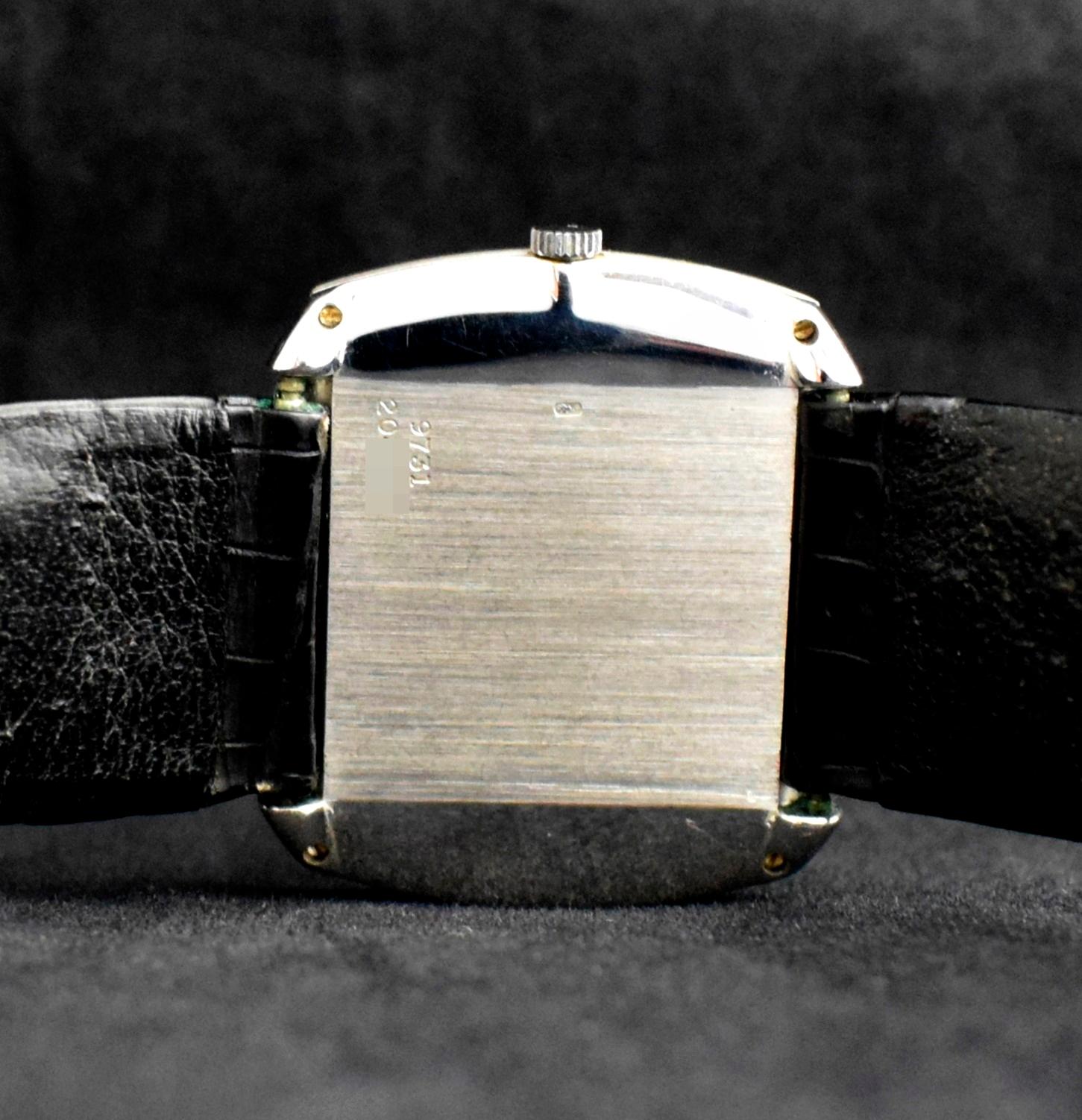 Piaget 18K WG Kissen Rechteckige blaue Saphir Indexe 9731 Handgefertigt, 1970er Jahre 1
