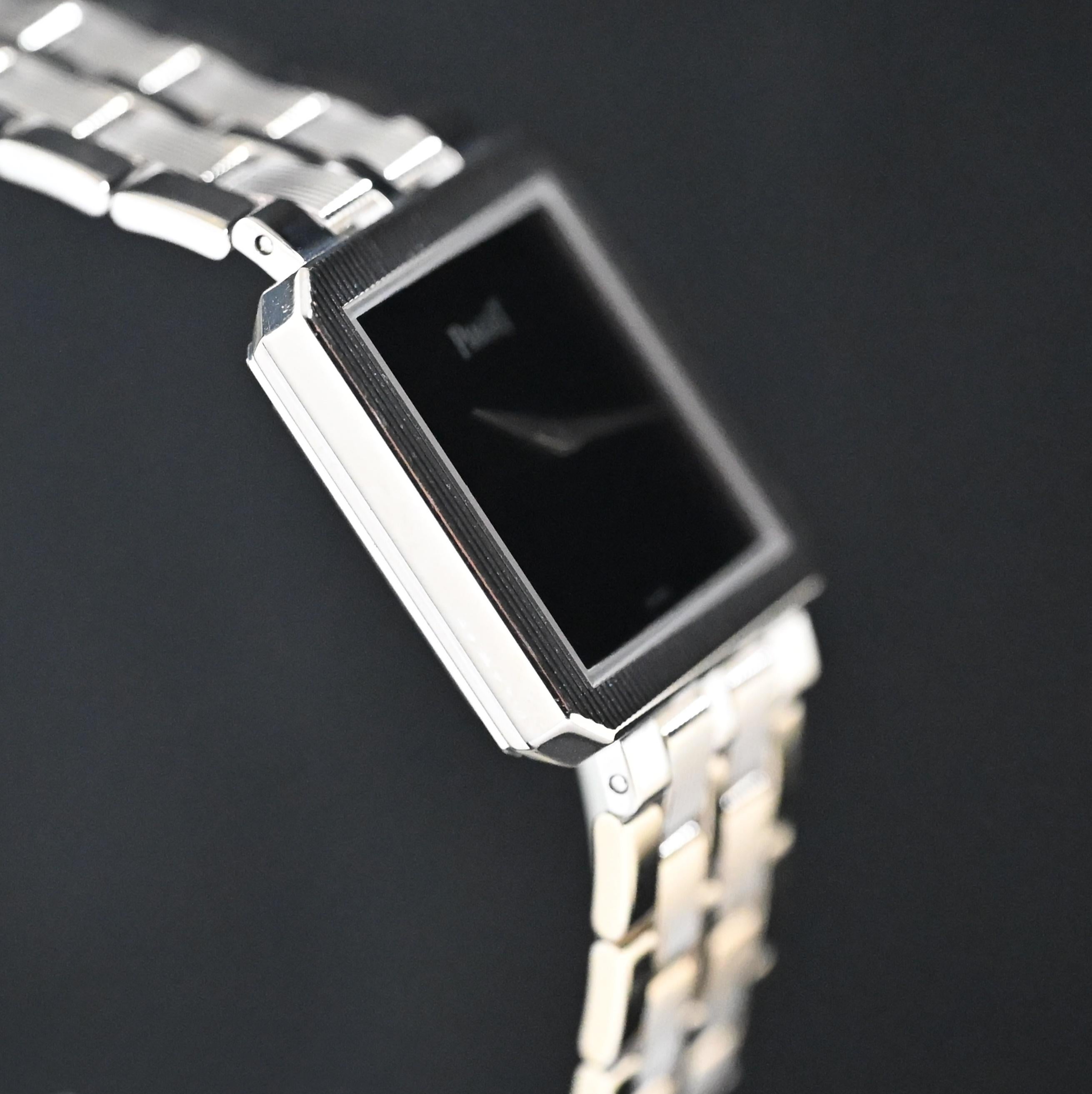 Piaget 18K White Gold Onyx Dial Quartz 50154 M601D with box For Sale 1
