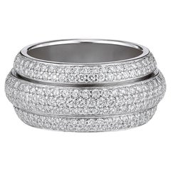 Piaget 18K White Gold Round Diamond Rolling Possession Band Ring