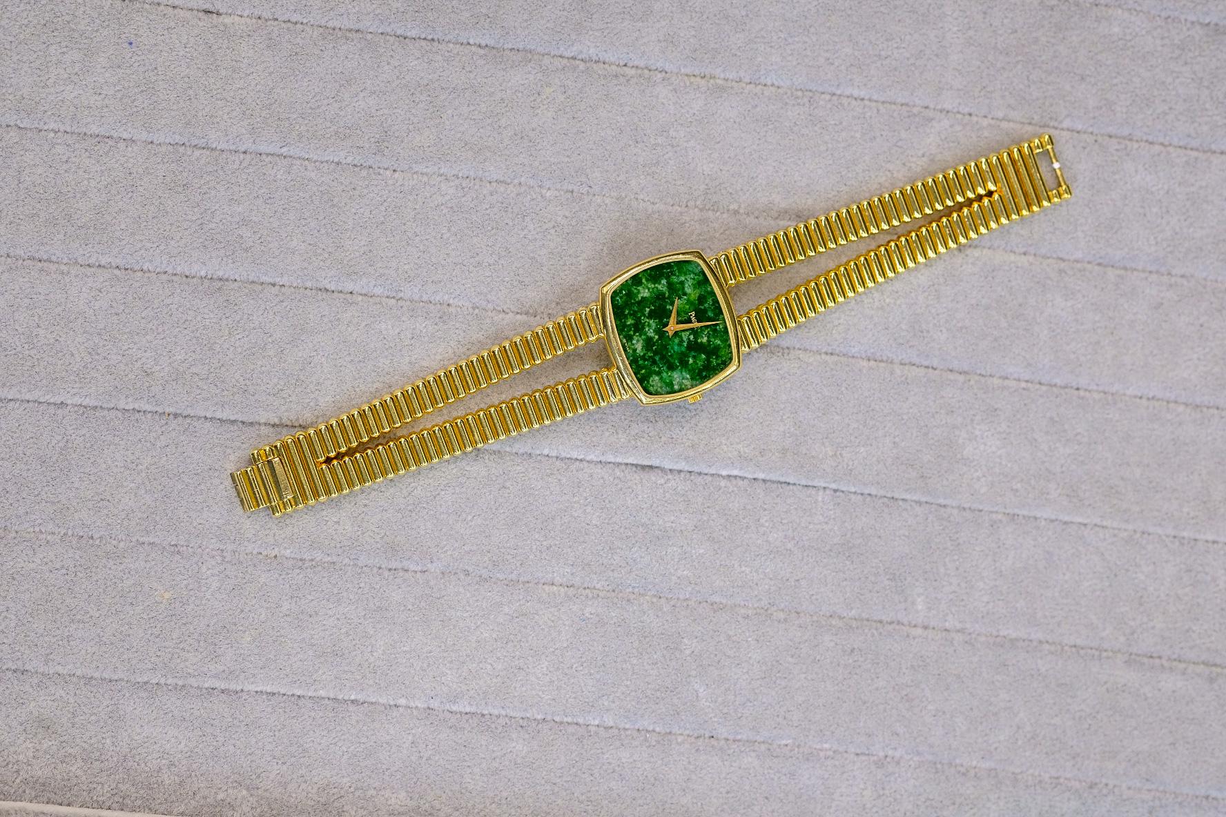 Piaget 18K Yellow Gold 1970's Vintage Ref 9731 Mechanical Wrist Watch.

Exceptional and rare this vintage 18k yellow gold watch from 1970's is a beauty of Piaget. Can be worn by men or women, it is so classy. Swiss movement. Mechanical.

We