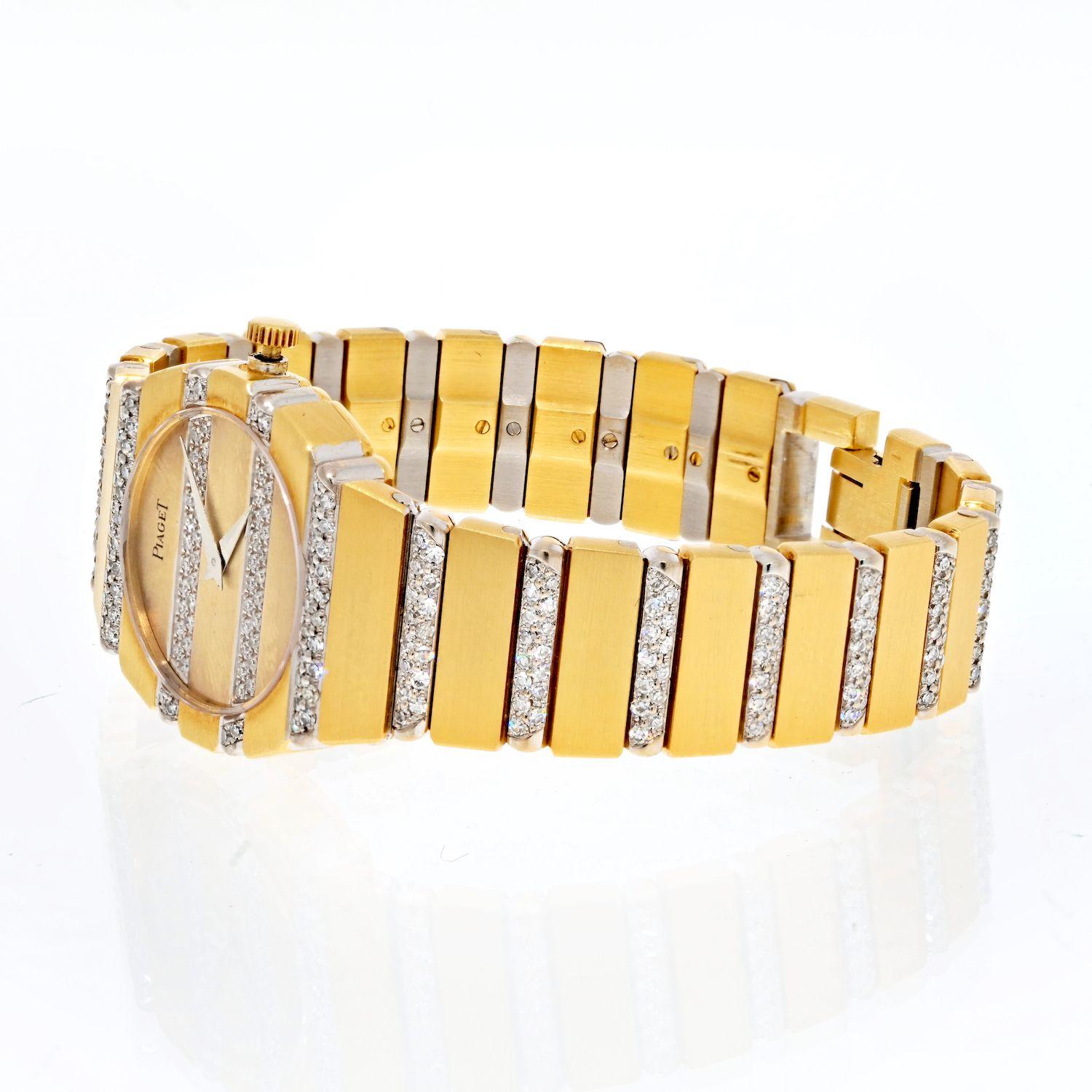 El Reloj Piaget Polo Femenino, referencia 861C705, es sencillamente impresionante.

Con un diseño atrevido y opulento, este reloj cobra vida gracias a la caja redonda de 23 mm y al brazalete elaborado en reluciente Oro Amarillo de 18 quilates. La