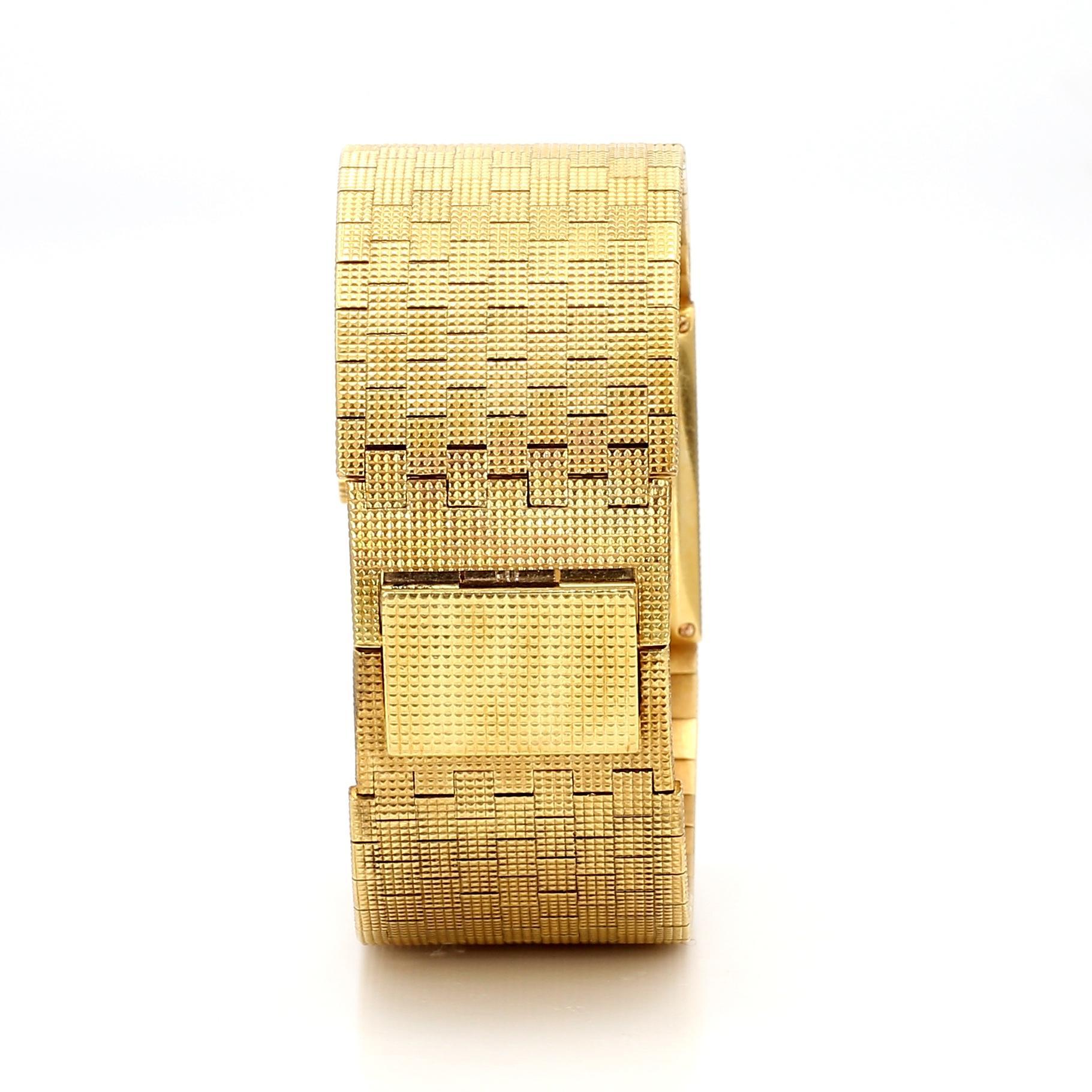 Piaget Montre bracelet en or jaune 18 carats en vente 1