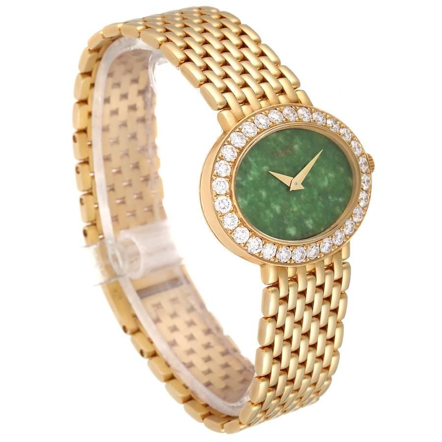 Piaget: 18 Karat Gelbgold Damenuhr mit Jadeit Zifferblatt und Diamant P10242 im Zustand „Hervorragend“ im Angebot in Atlanta, GA