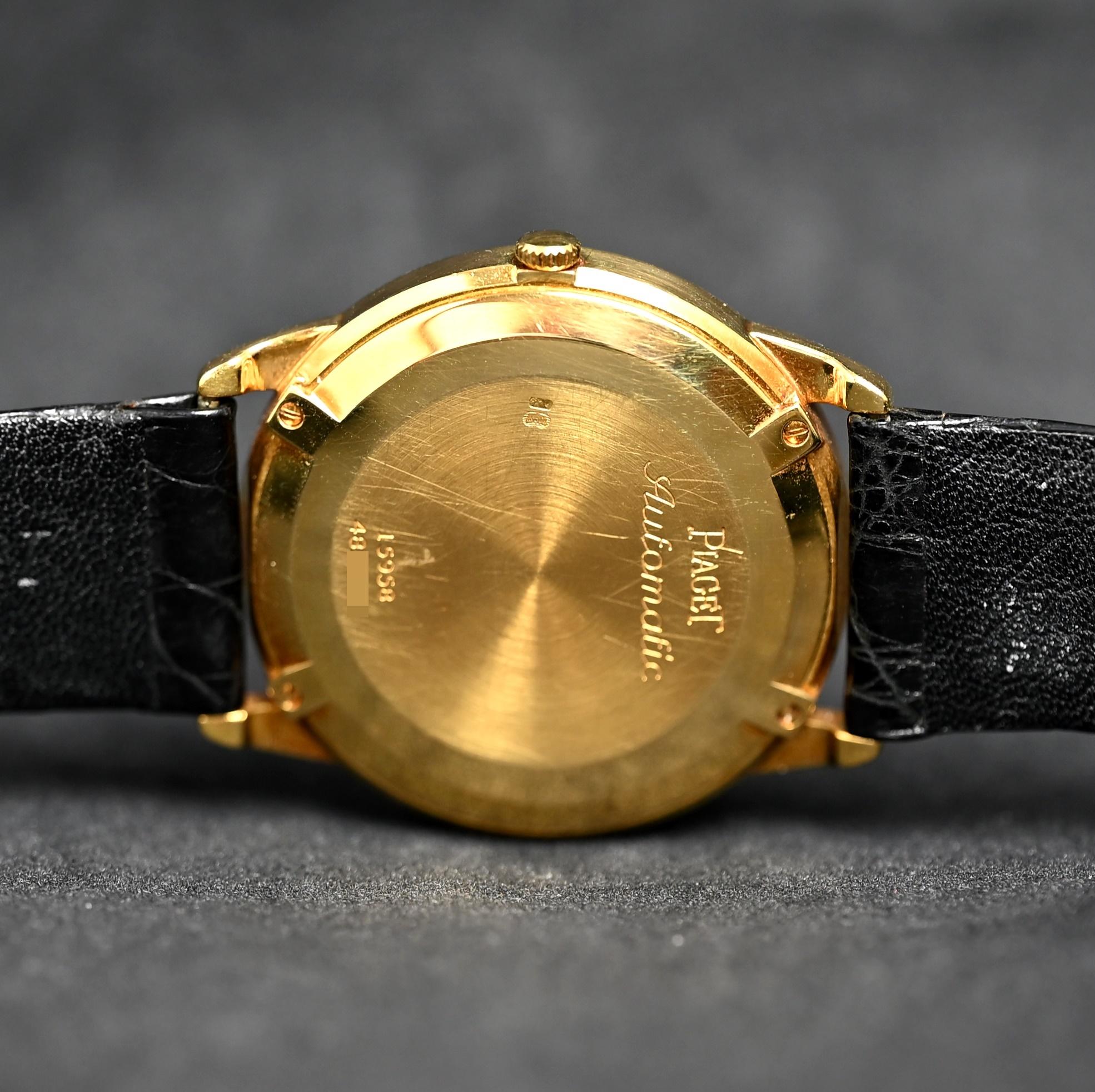 Piaget 18K YG Gouverneur Dreifachdatum Kalender Mondphasen Automatik 15958 1