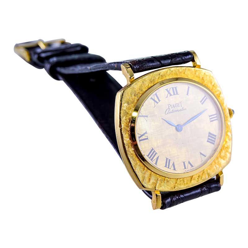 Piaget 18Kt. Micro-rotor automatique en or massif avec sangle et boucle d'origine, 1970 en vente 3