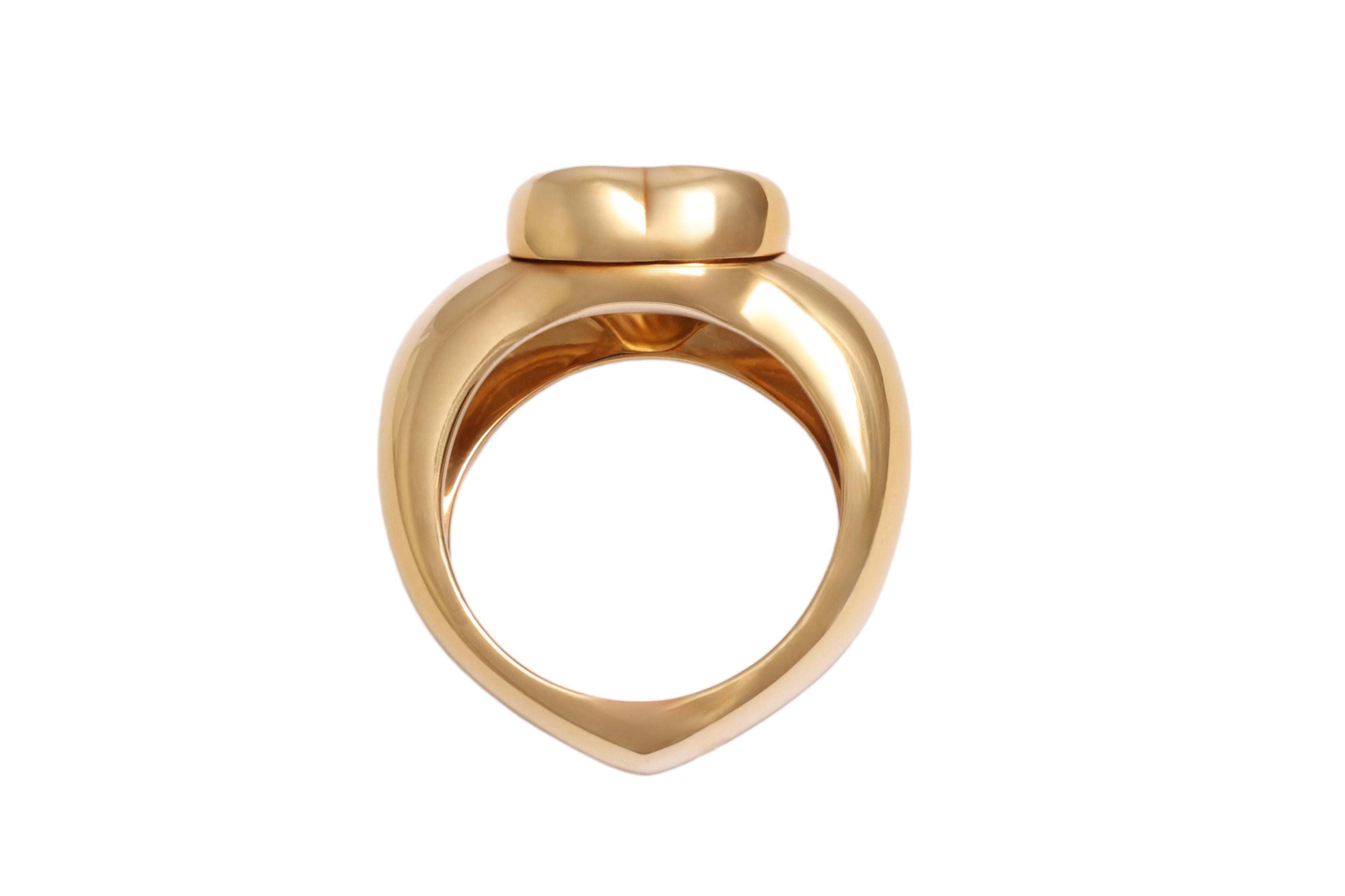 Piaget 18kt Yellow Gold Heart Shaped Orange Citrine of 2.8 ct. Heart Shape Shank In New Condition For Sale In Antwerp, BE