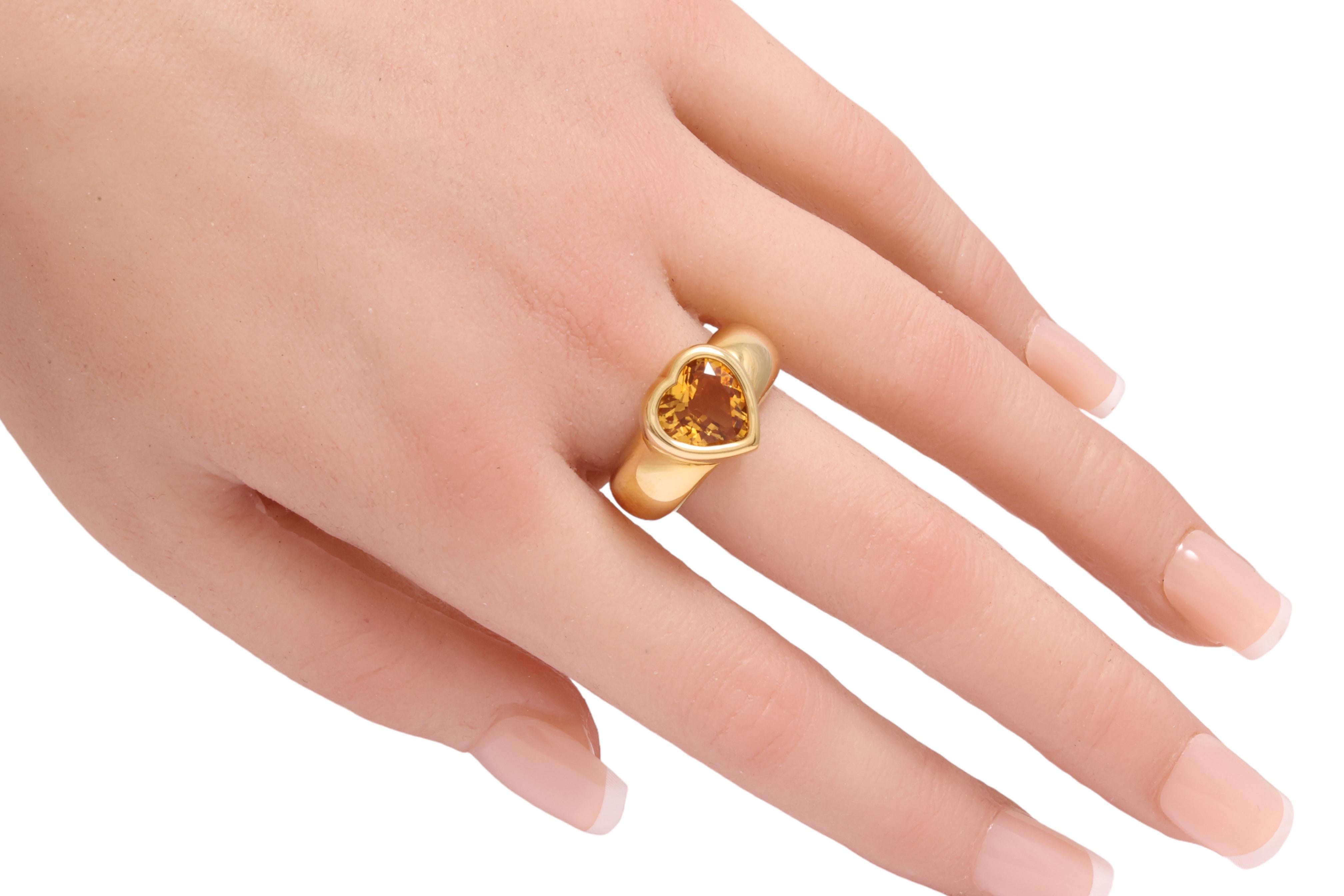 Piaget 18kt Yellow Gold Heart Shaped Orange Citrine of 2.8 ct. Heart Shape Shank For Sale 1