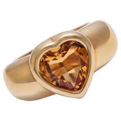 Piaget: 18 Karat Gelbgold herzförmiger orangefarbener Citrin von 2,8 Karat. Herzförmiger Schaft