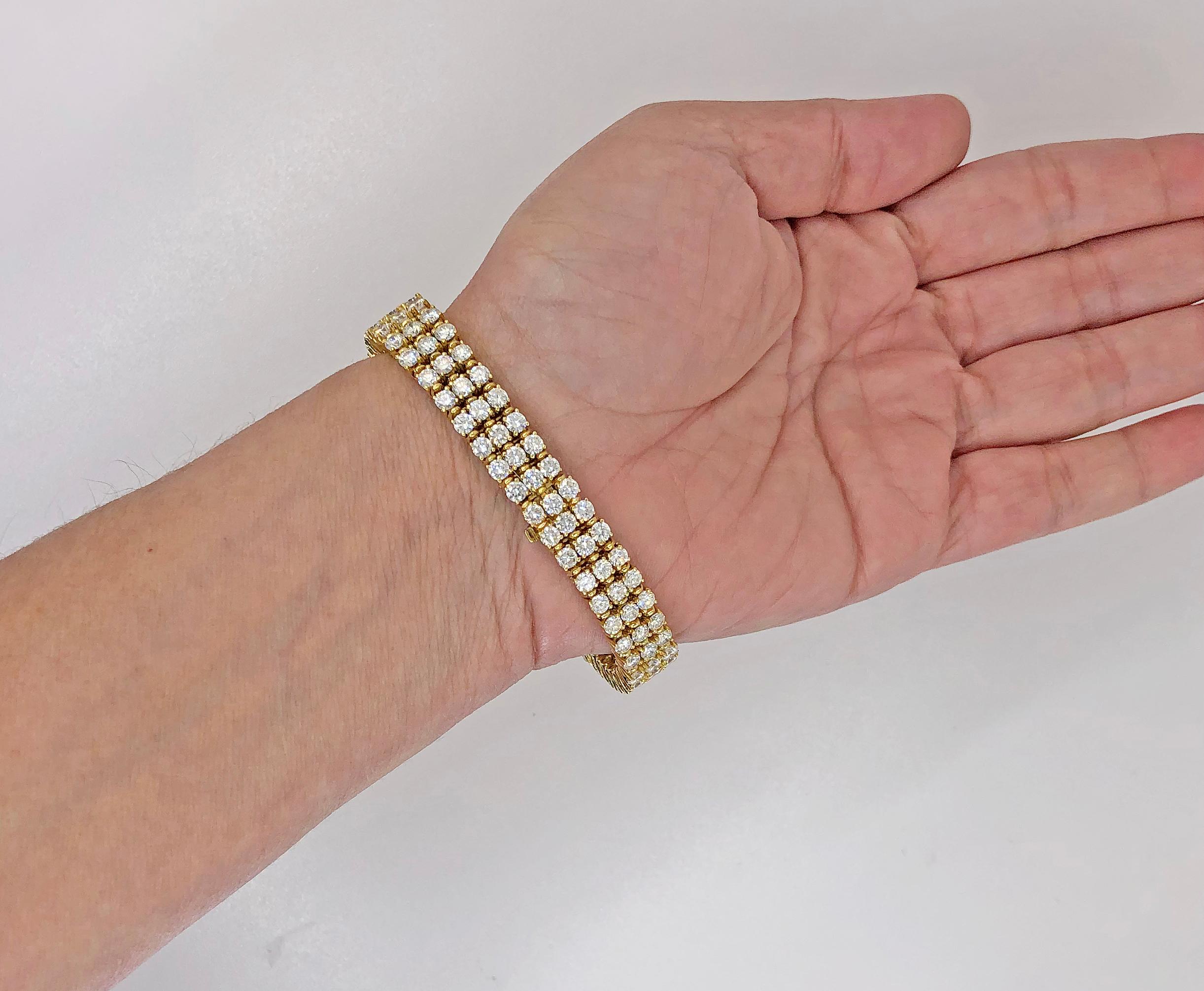 Piaget Ladies Diamond Yellow Gold Halo Bracelet Wristwatch For Sale 2