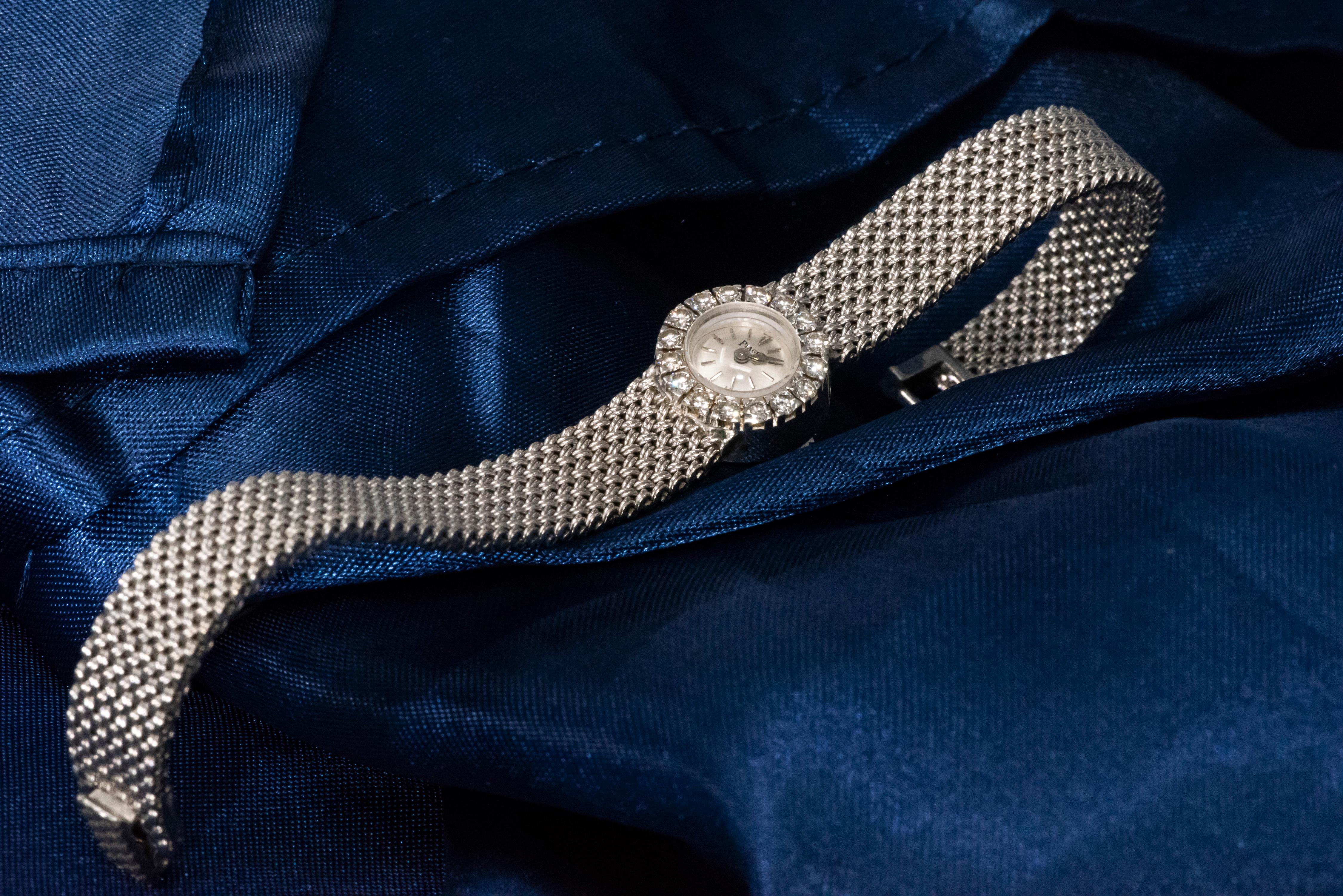 Women's or Men's Piaget 1960s 18 Karat White Gold 2 Carat VS1 Diamond Mesh Bracelet Watch