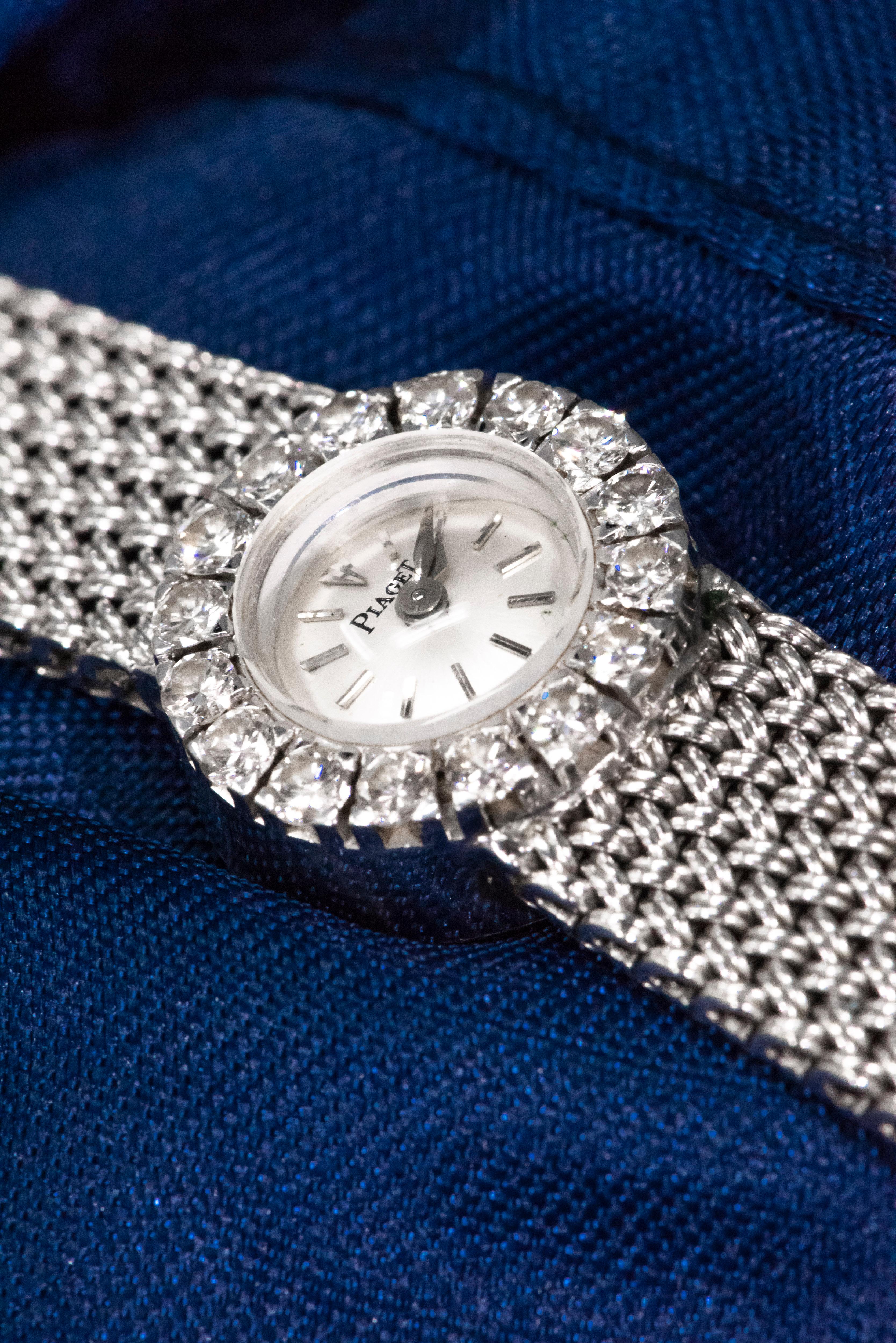 Piaget 1960s 18 Karat White Gold 2 Carat VS1 Diamond Mesh Bracelet Watch 2