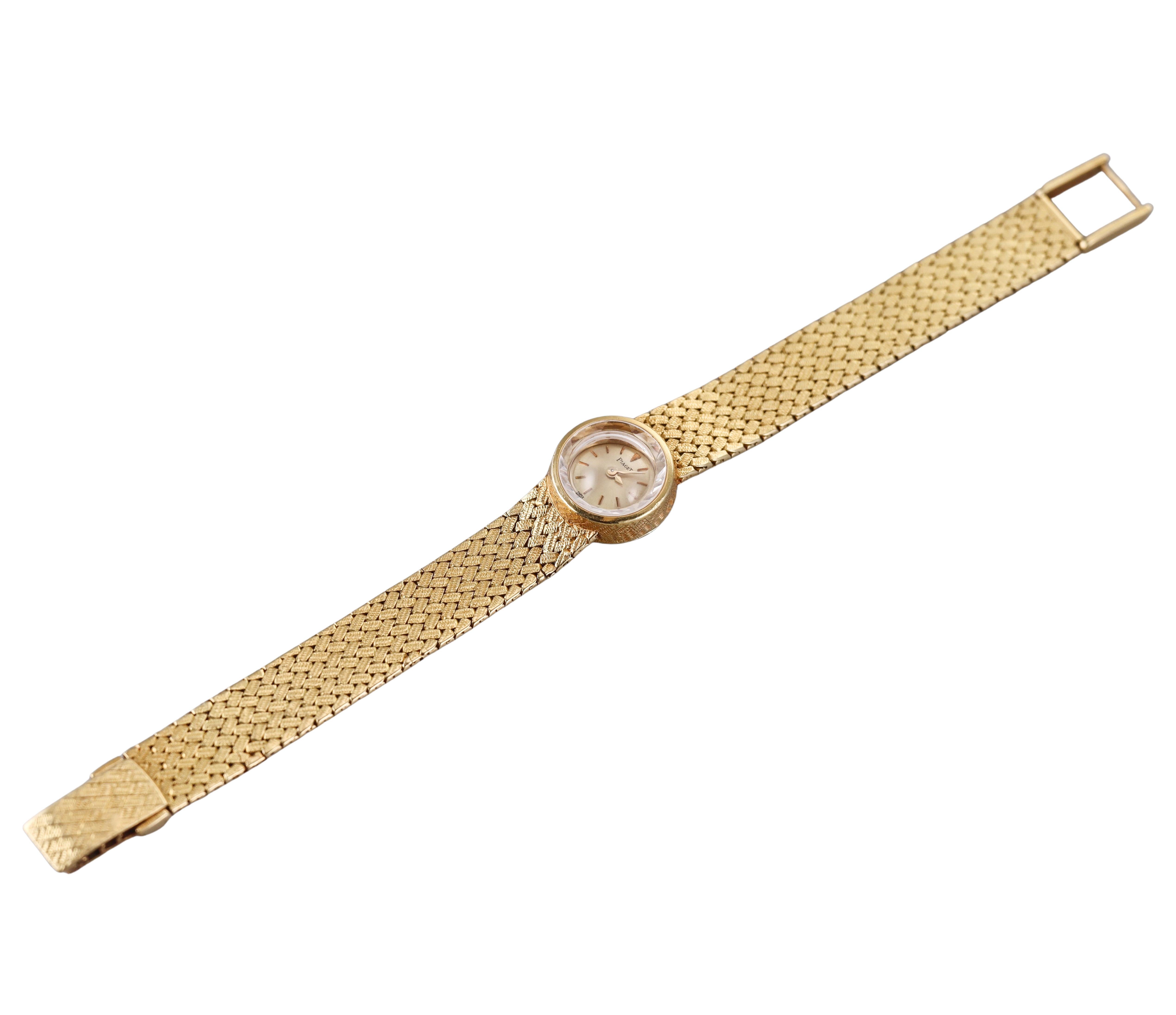 Piaget 1960s Yellow Gold Backwind Lady's Watch In Excellent Condition For Sale In New York, NY