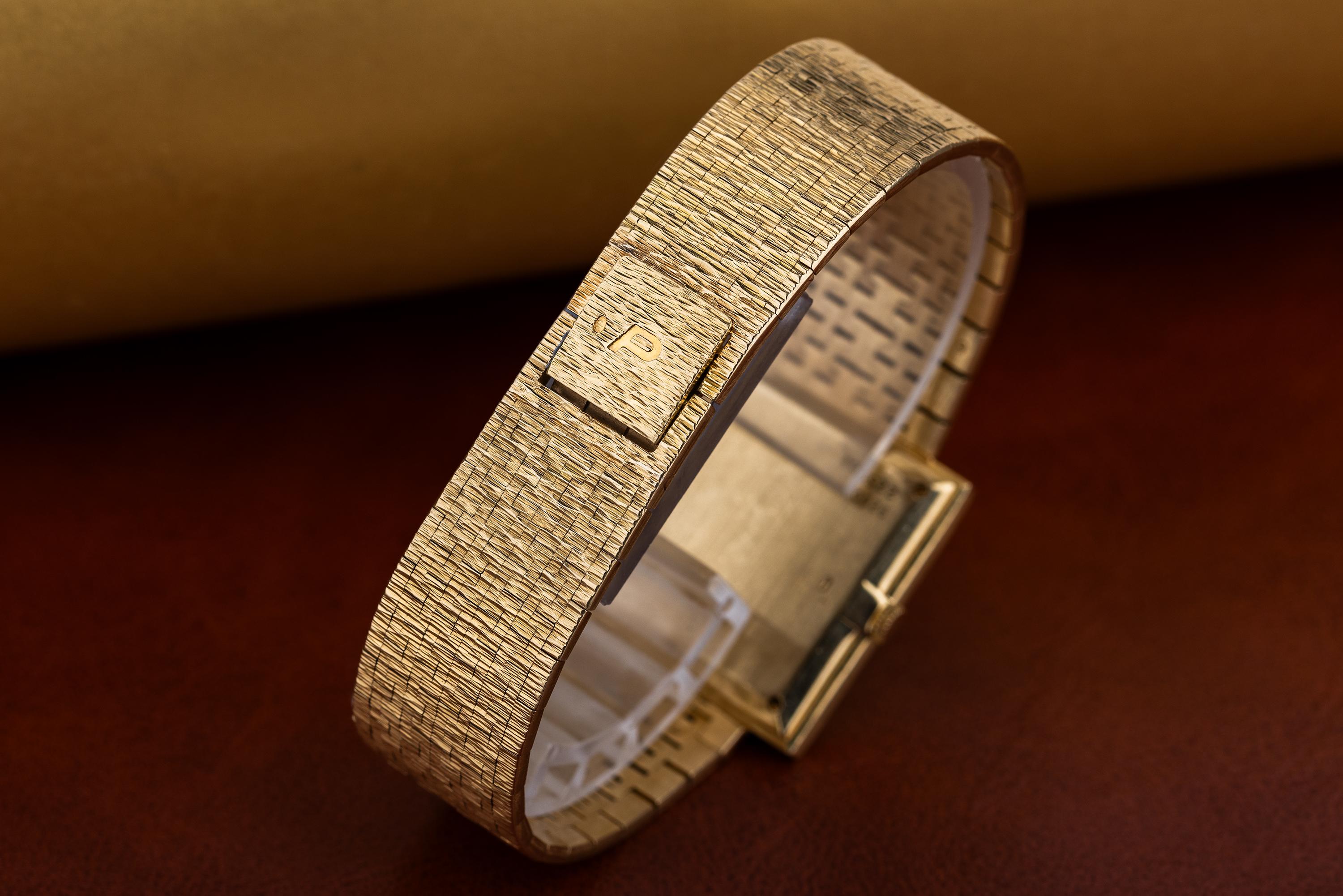 Mixed Cut Piaget 1970's  Tiger Eye Dial And Bezel  18k Yellow Gold  25mm For Sale