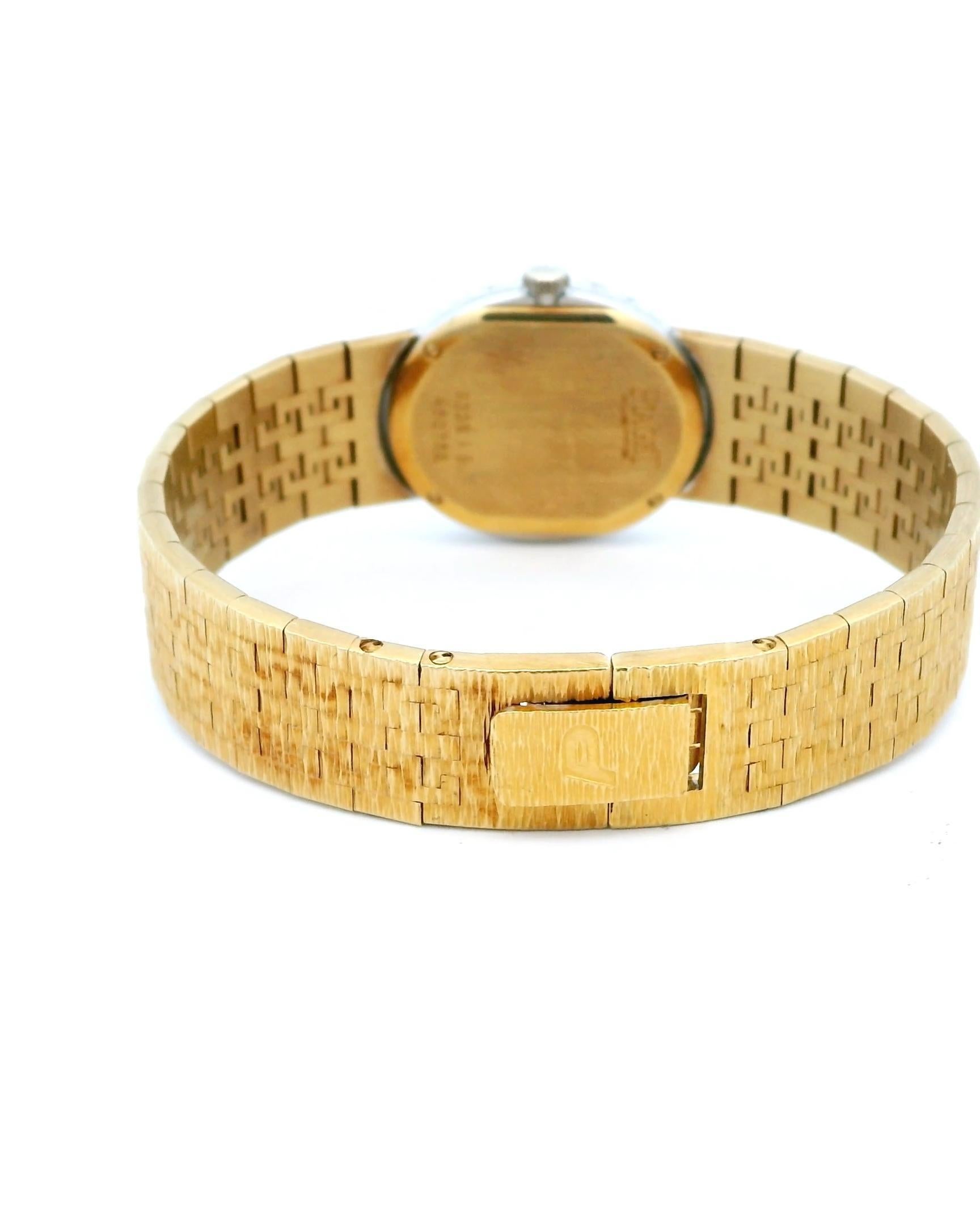 Piaget 8326A6 18K Yellow Gold Onyx Dial & Diamond Bezel Ladies Watch For Sale 1