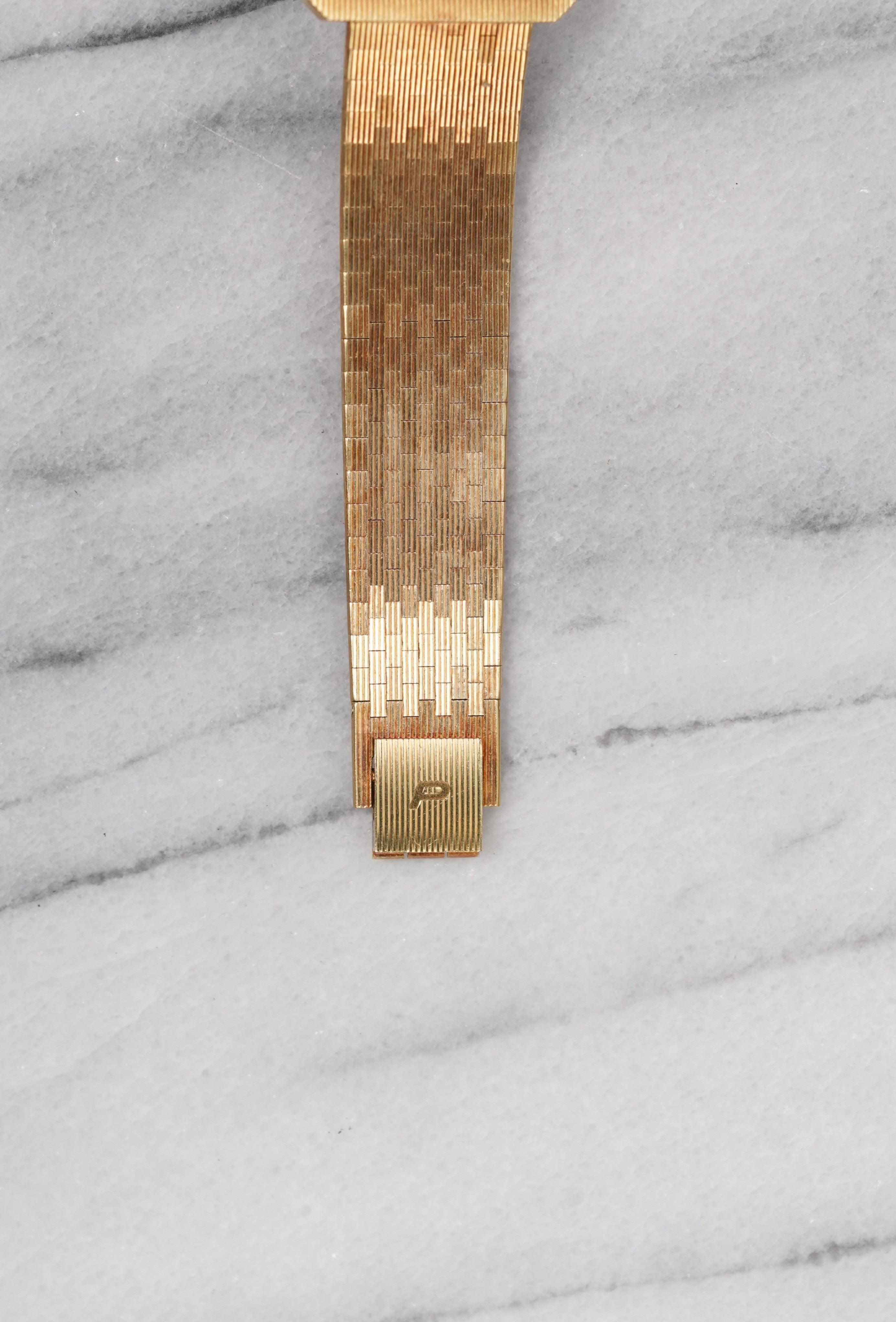 Montre Piaget 9154 à cadran en onyx en or jaune 18 carats, années 1980 Unisexe en vente