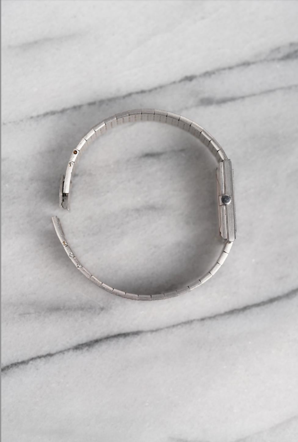 Piaget 9200 Orologio con quadrante in pavé e lunetta in onice in oro bianco 18 carati, anni '80 In condizioni buone in vendita a New York, NY