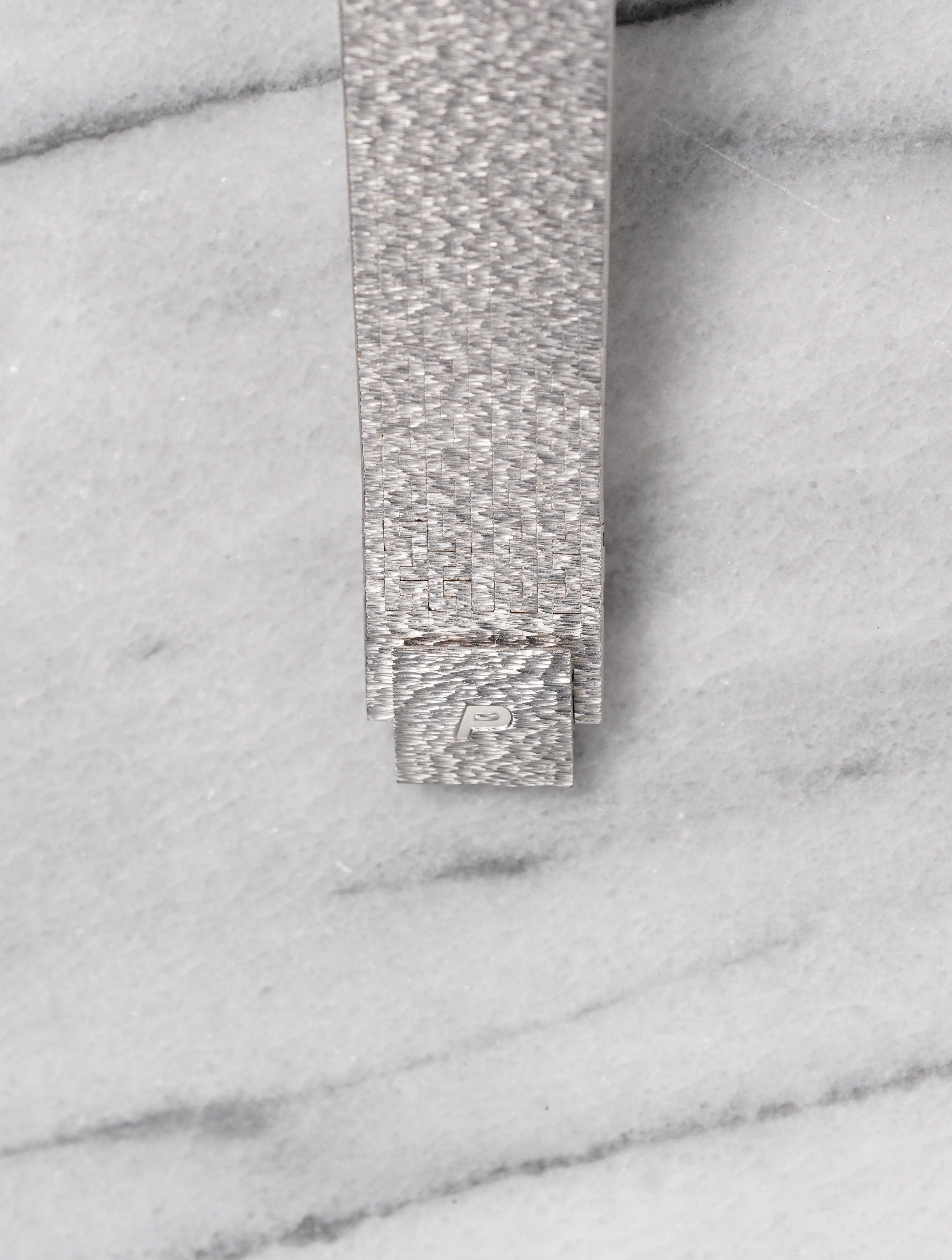 Donna Piaget 9200 Orologio con quadrante in pavé e lunetta in onice in oro bianco 18 carati, anni '80 in vendita