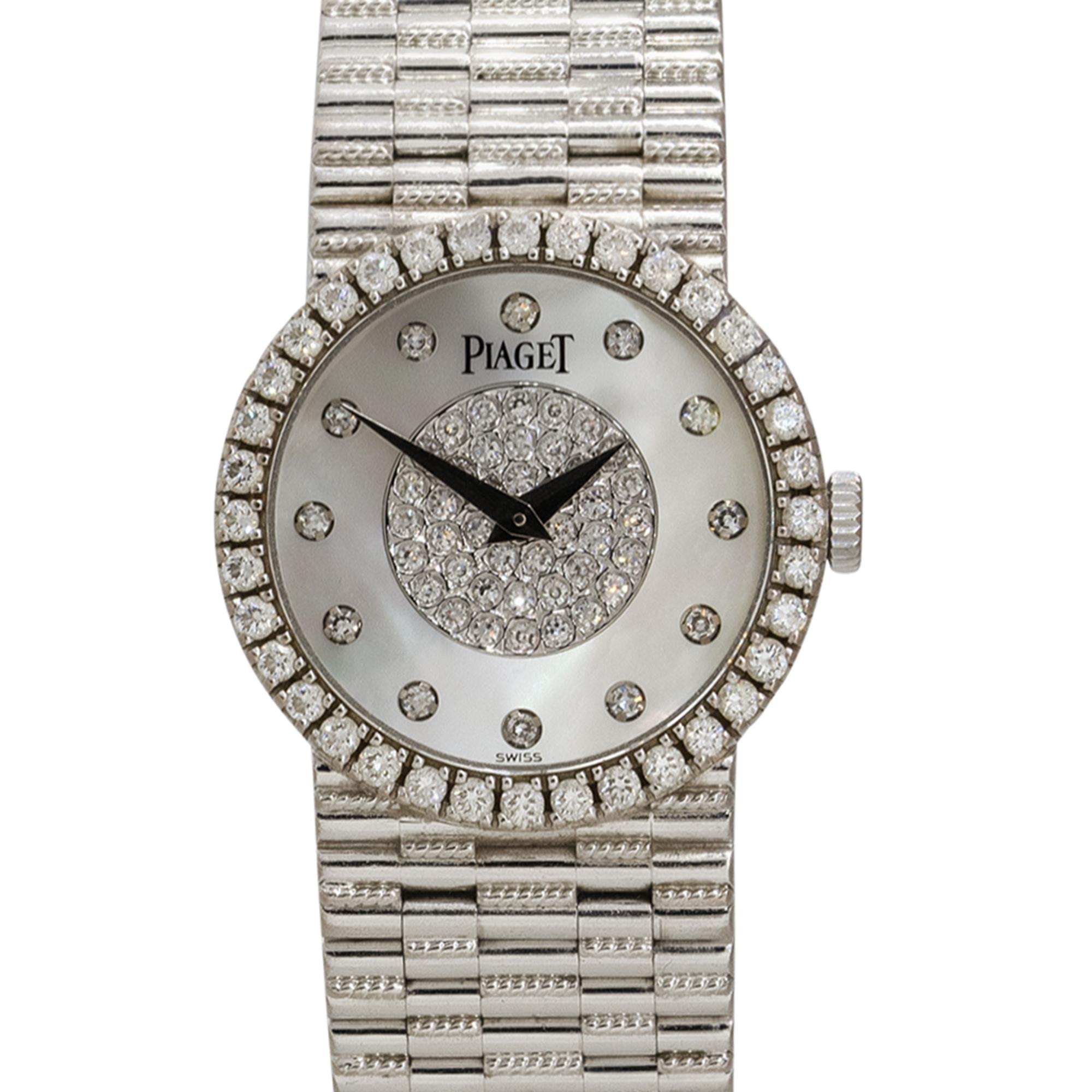 Taglio rotondo Piaget 9706G2 Orologio da donna in oro bianco 18k con diamanti e madreperla in vendita