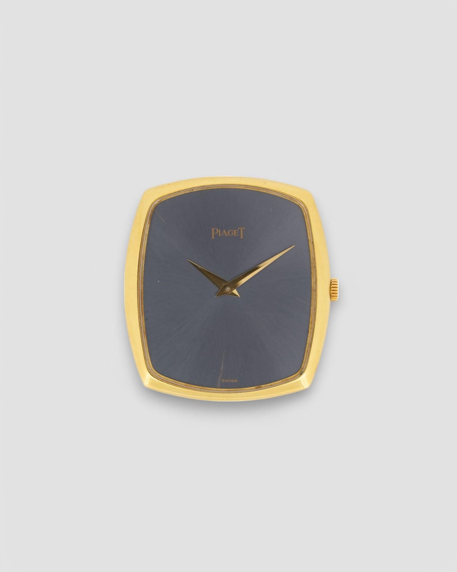Piaget 9741 Quadrante Blu Sunburst Oro Giallo 18 carati anni '80

SKU 1424

Proveniente dall'elegante era degli anni '80 di Piaget, questa Ref. 9741 sfoggia un vibrante quadrante blu a raggiera che cattura magnificamente la luce, creando un effetto