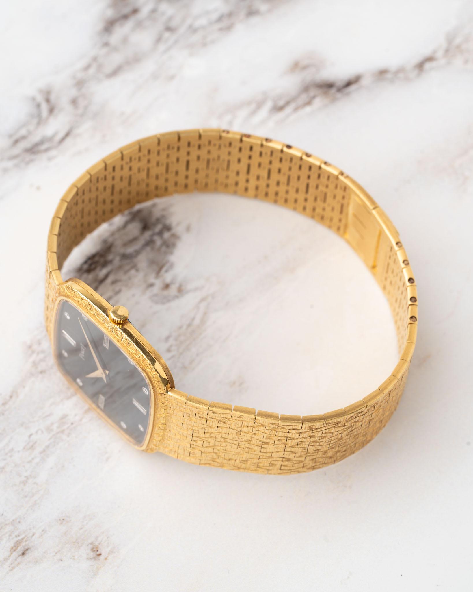 Piaget 9771 A68 Onyx and Diamond Dial 18k YG 1980s en venta 7