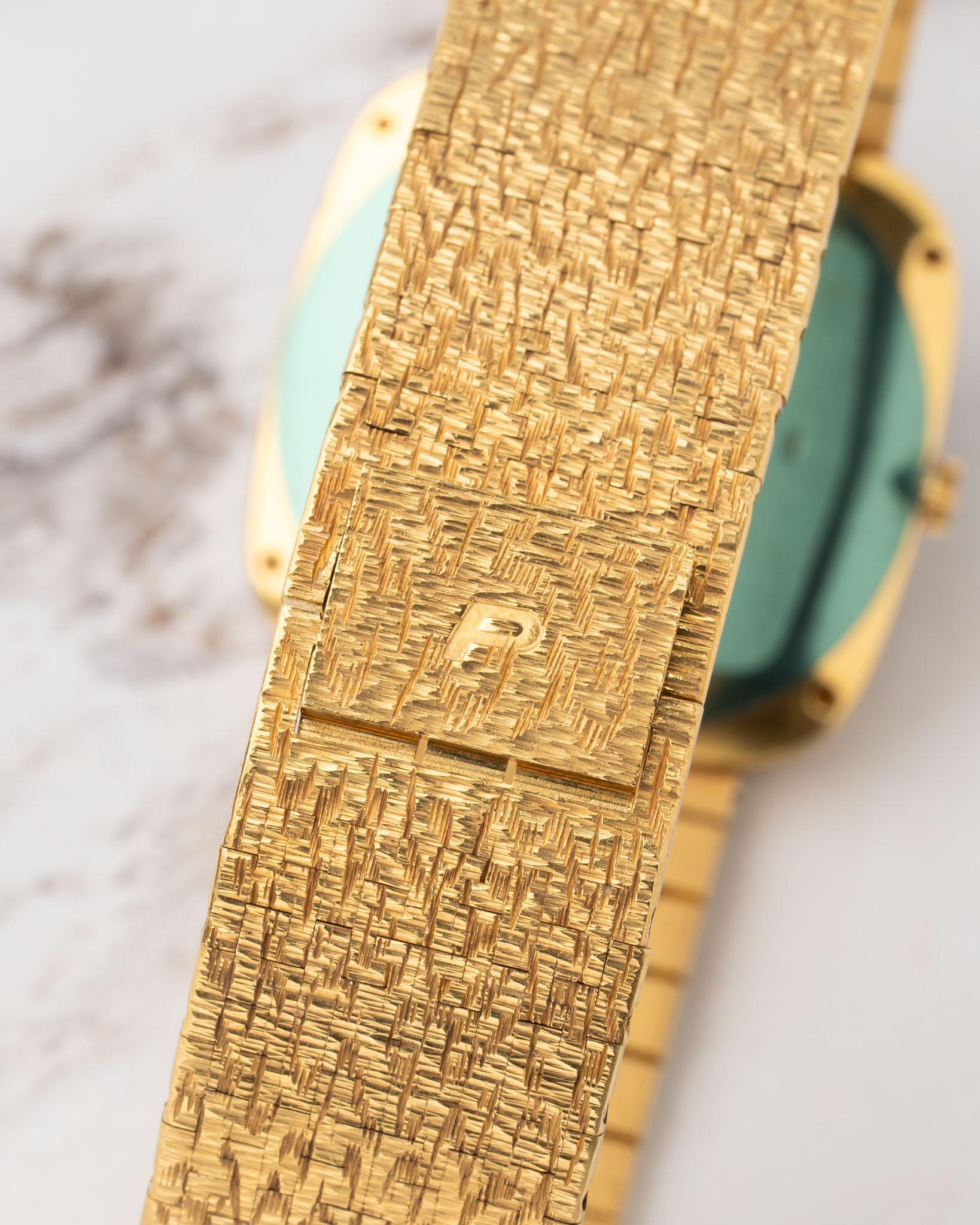 Piaget 9771 A68 Onyx and Diamond Dial 18k YG 1980s en venta 8
