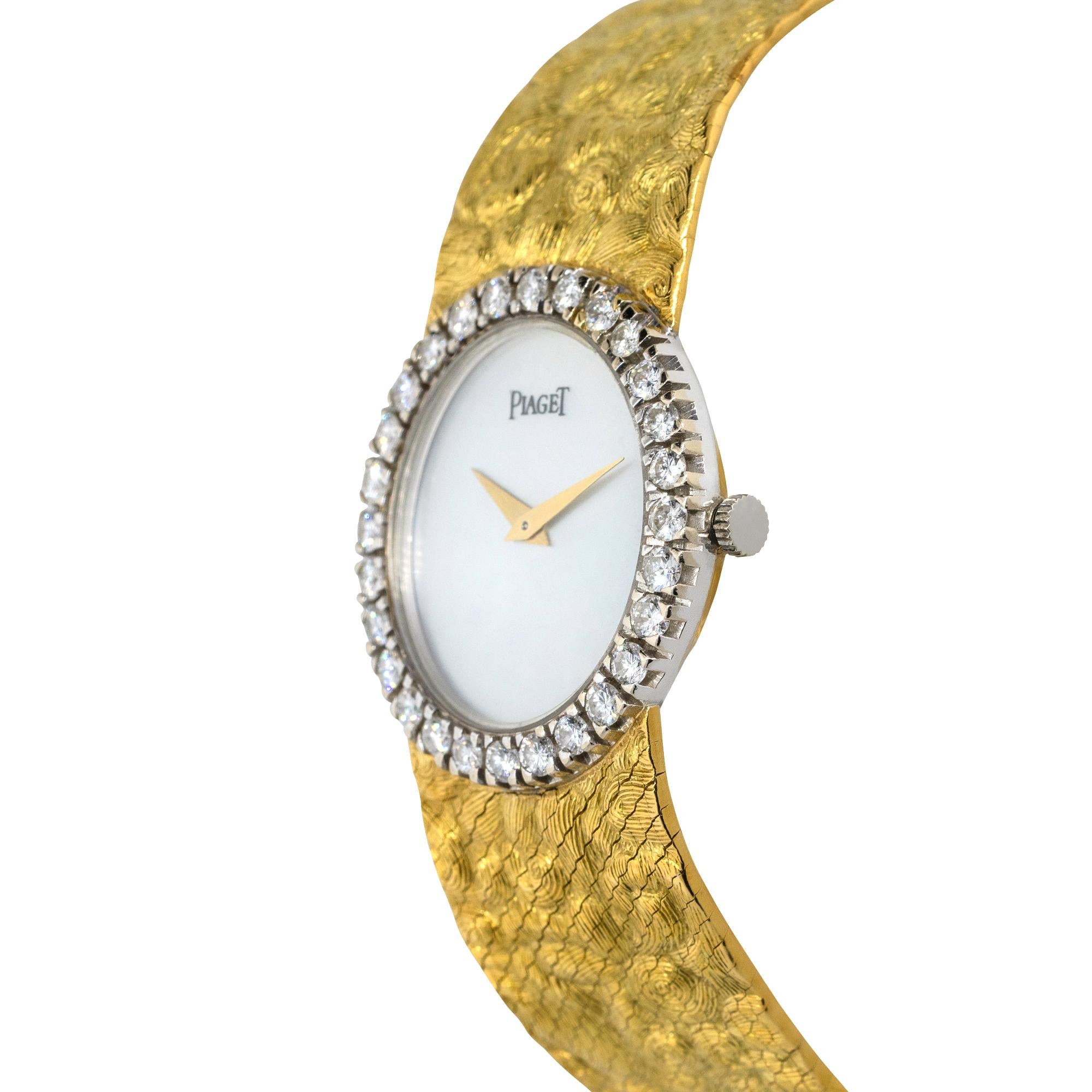 Piaget 9814 Perlmutt-Zifferblatt-Diamant-Uhr 18 Karat auf Lager (Rundschliff) im Angebot