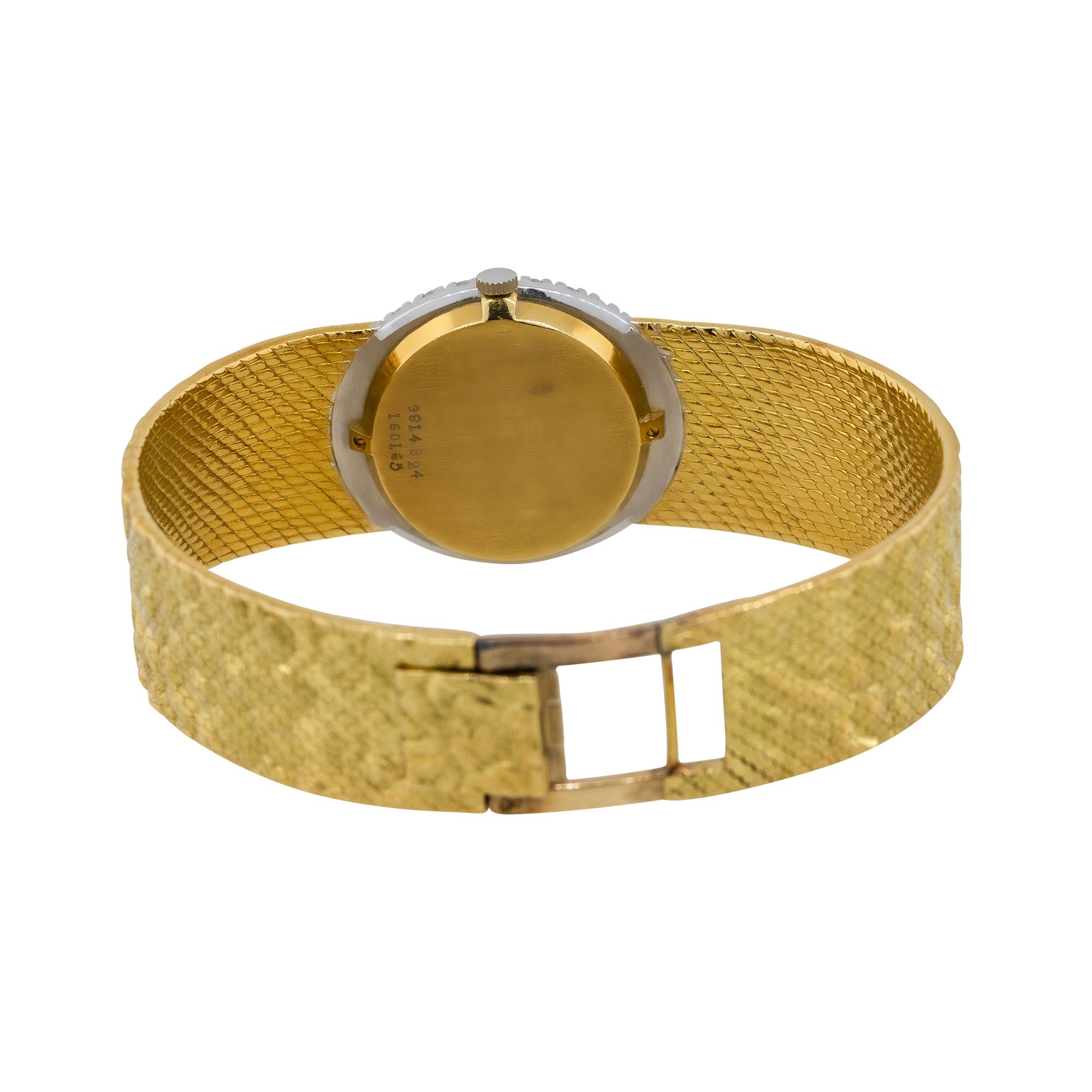 Piaget 9814 Montre en or 18 carats avec cadran en nacre et diamants Pour femmes en vente