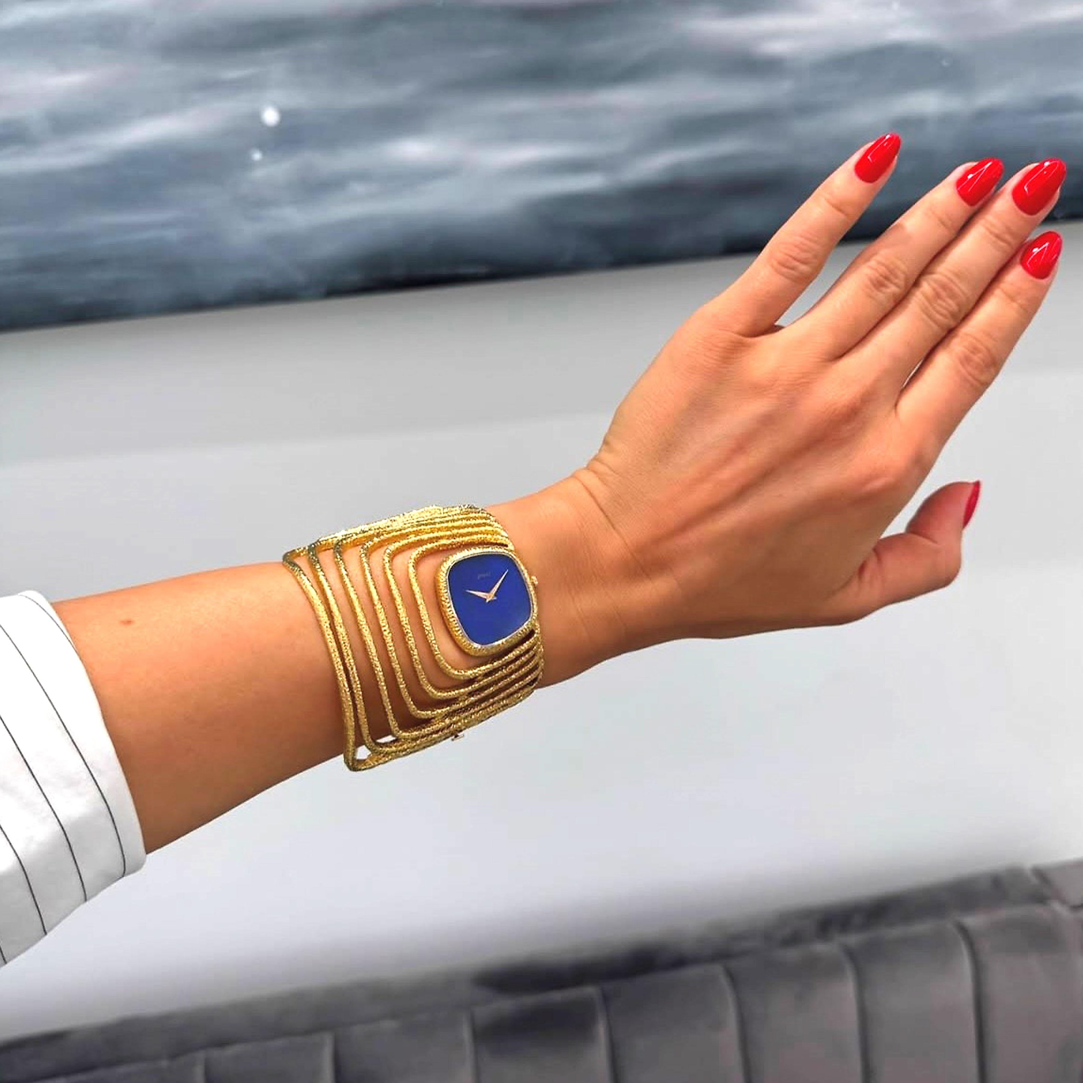 Die Armbanduhr von Piaget ist ein außergewöhnliches Stück, das die Eleganz der Haute Horlogerie mit der Kunstfertigkeit edler Schmuckstücke verbindet. Hier finden Sie eine detaillierte Aufschlüsselung seiner Funktionen:

Allgemeine