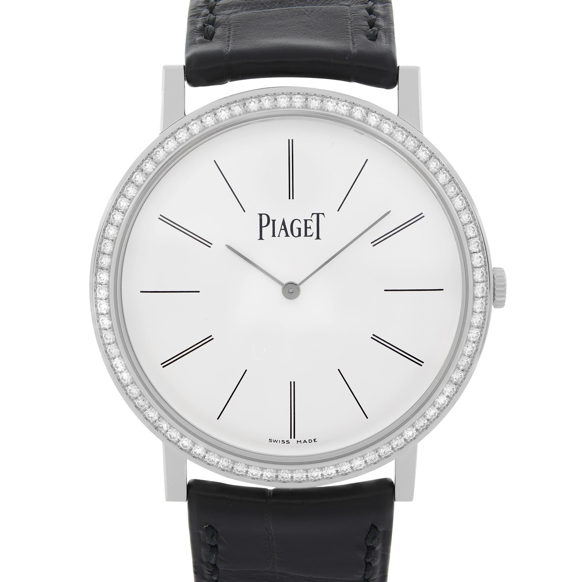 Unworn Piaget Altiplano Mechanical Unisex Watch G0A29165. This Timepiece is Powered by a Mechanical (Manuel) Movement and Features: 18k White Gold Case with a Black Leather Strap, 78 brilliant-cut diamonds (approx. 0.7 ct) on the bezel, Silver Dial