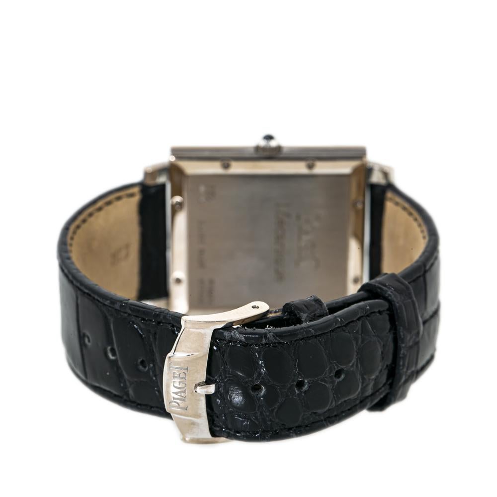 Contemporary Piaget Altiplano XL Mecanique P10074 Ultra-Thin White Gold Men’s Watch For Sale