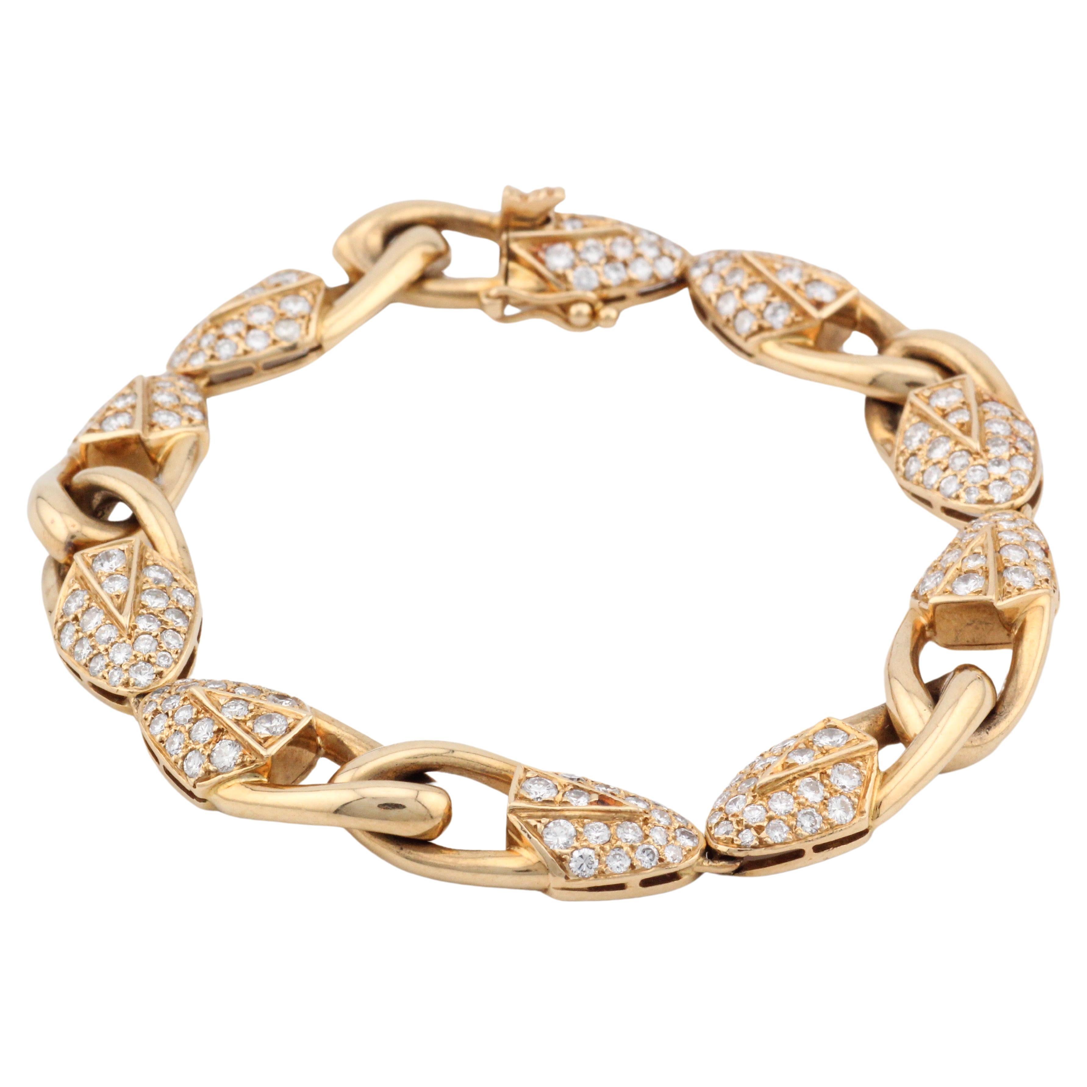 Piaget Brilliant Cut Diamond 18k Yellow Gold Link Bracelet In Good Condition For Sale In New York, NY