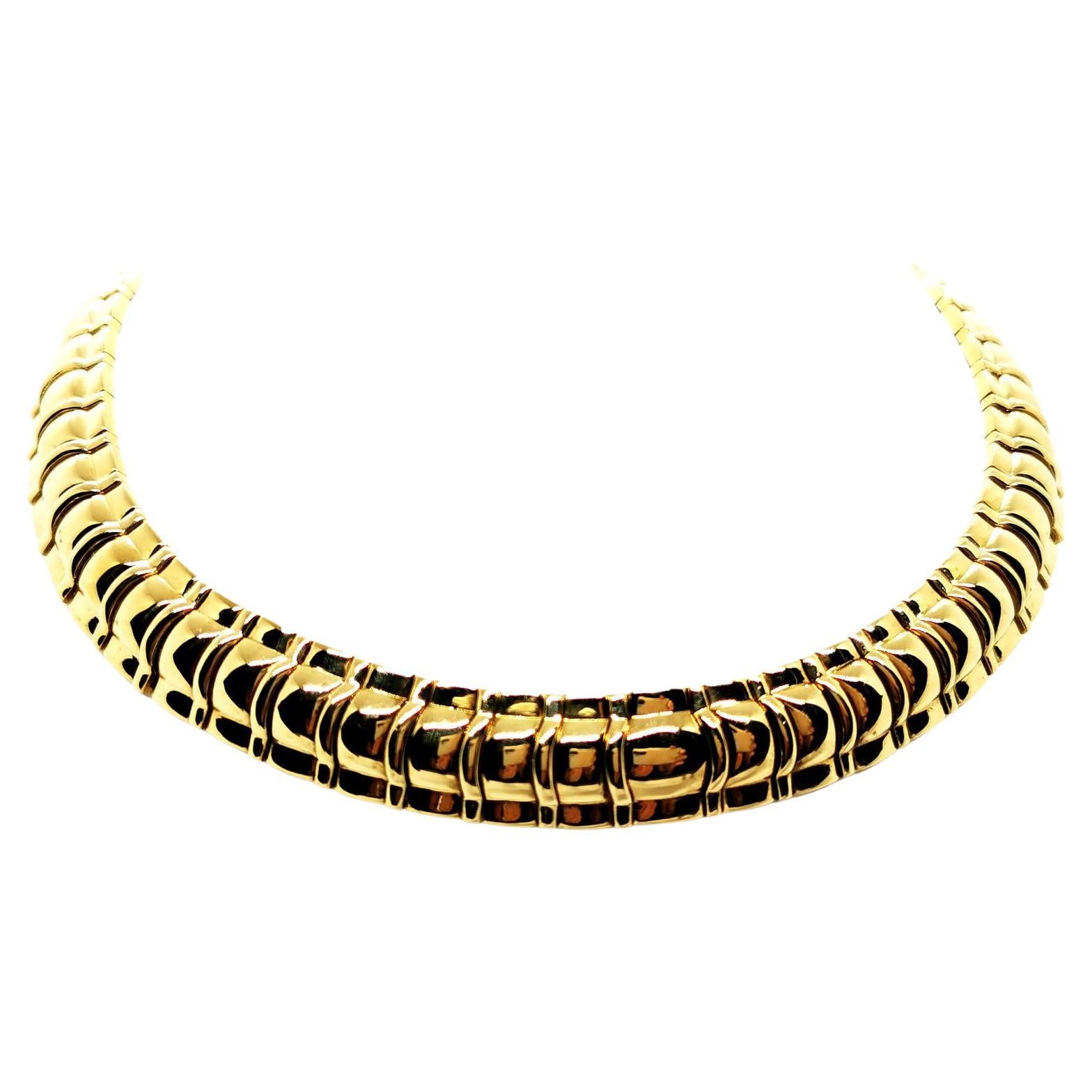 Piaget Chain Necklace Tanagra Yellow Gold For Sale