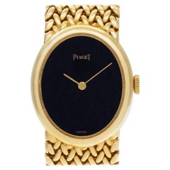 Piaget Classic 6822 K 30 18 Karat Yellow Gold Black Dial Manual Watch