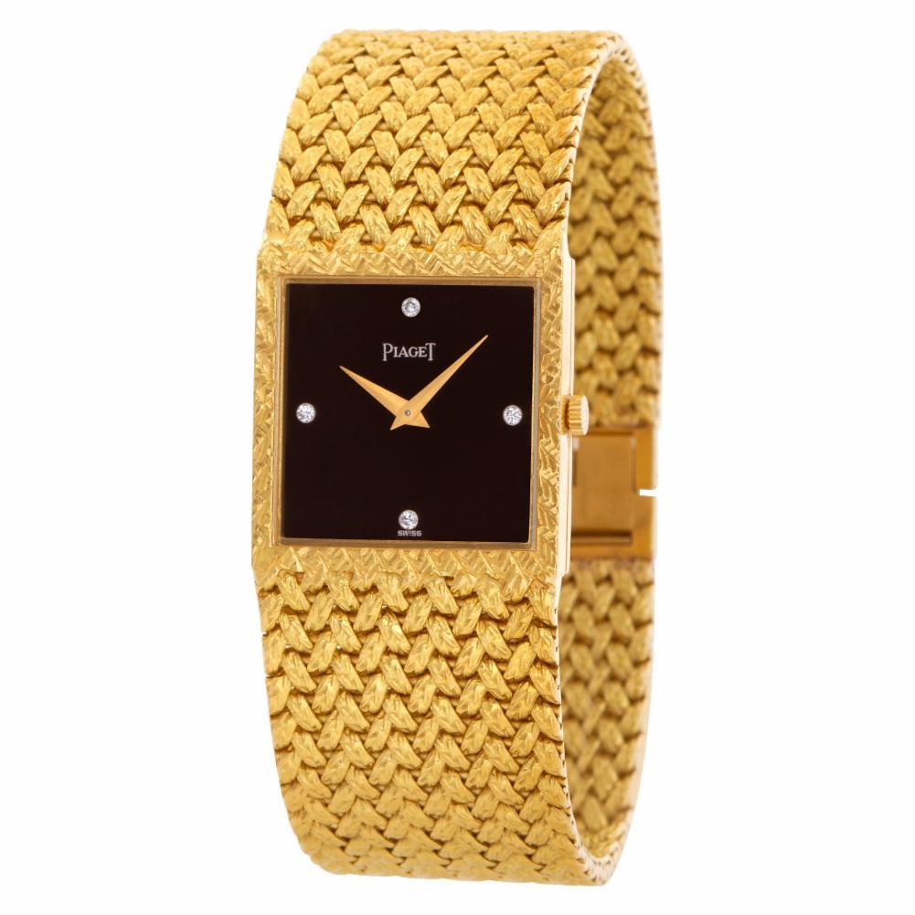 Modern Piaget Classic 934D2 18 Karat Black Dial Quartz Watch