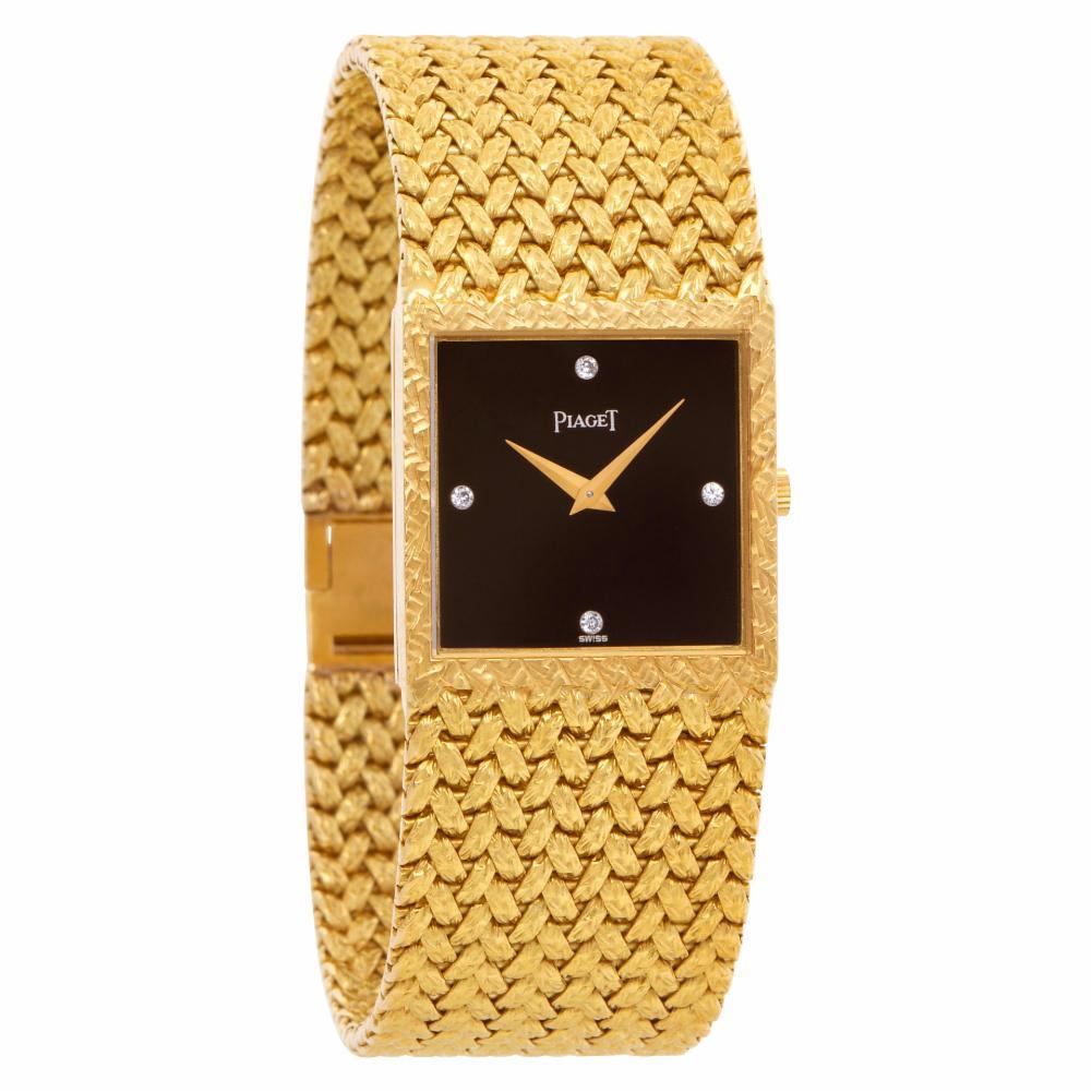 Piaget Classic 934D2 18 Karat Black Dial Quartz Watch In Excellent Condition In Miami, FL