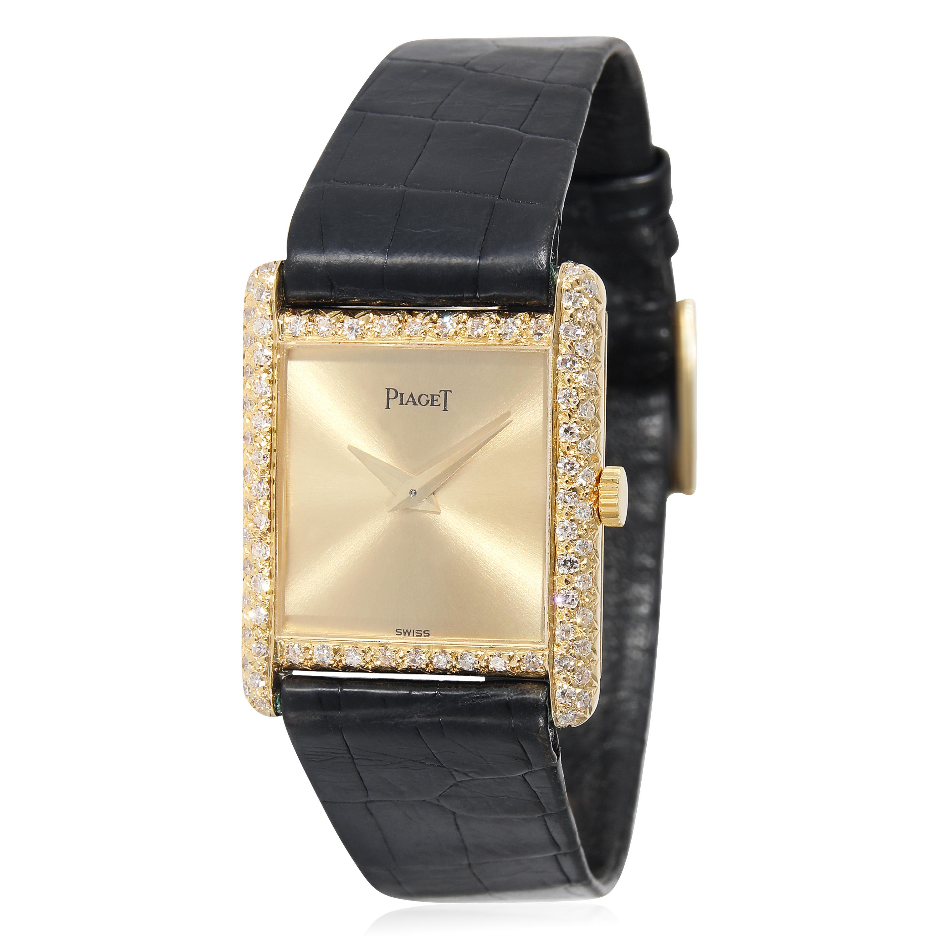Piaget Classique 40825 Women's Watch in 18kt Yellow Gold In Excellent Condition For Sale In New York, NY
