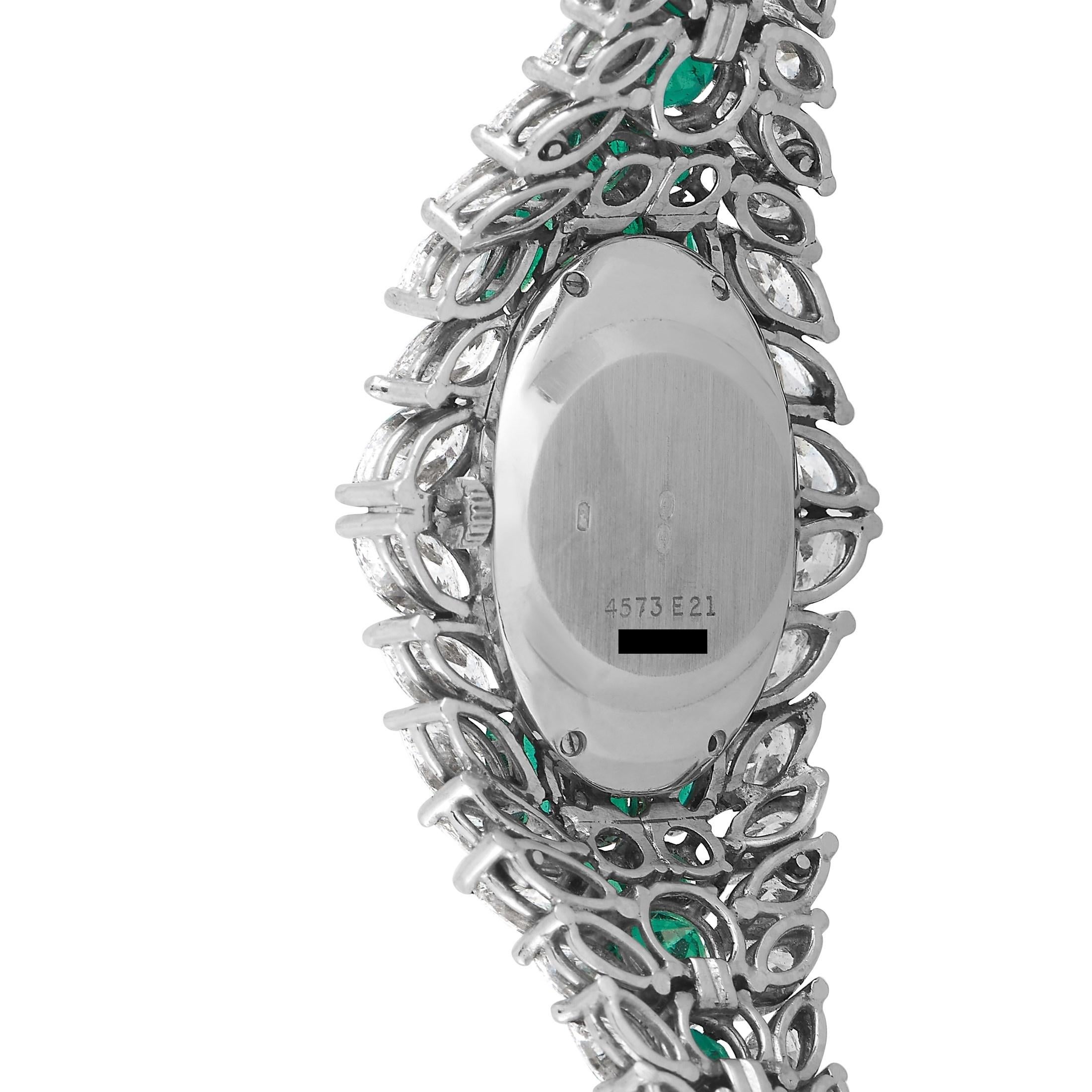 Piaget Damenuhr mit Diamanten und Smaragden im Zustand „Hervorragend“ in Southampton, PA