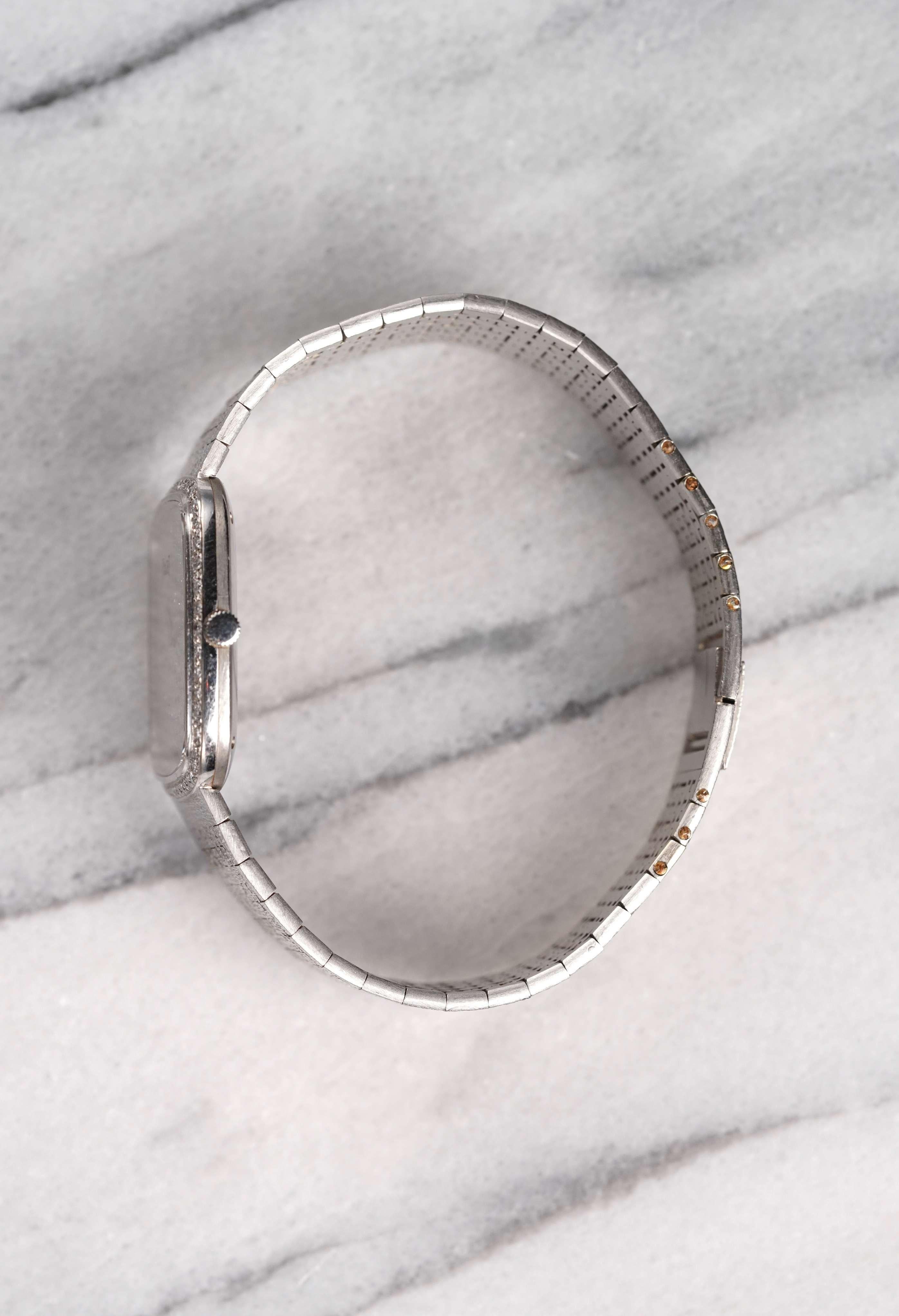 Piaget Diamond Pavé Watch in 18K White Gold, 1980s In Good Condition For Sale In New York, NY