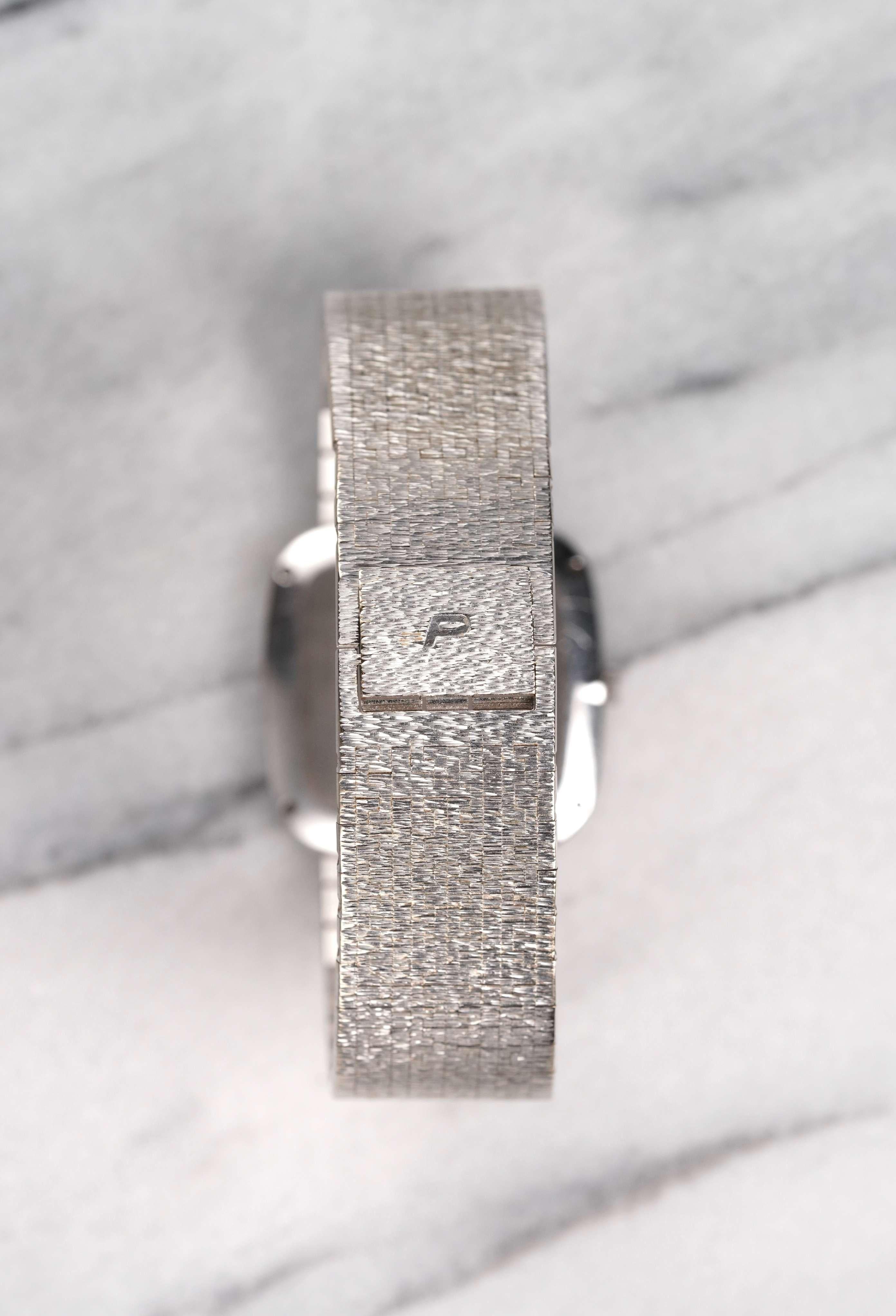 Women's or Men's Piaget Diamond Pavé Watch in 18K White Gold, 1980s For Sale
