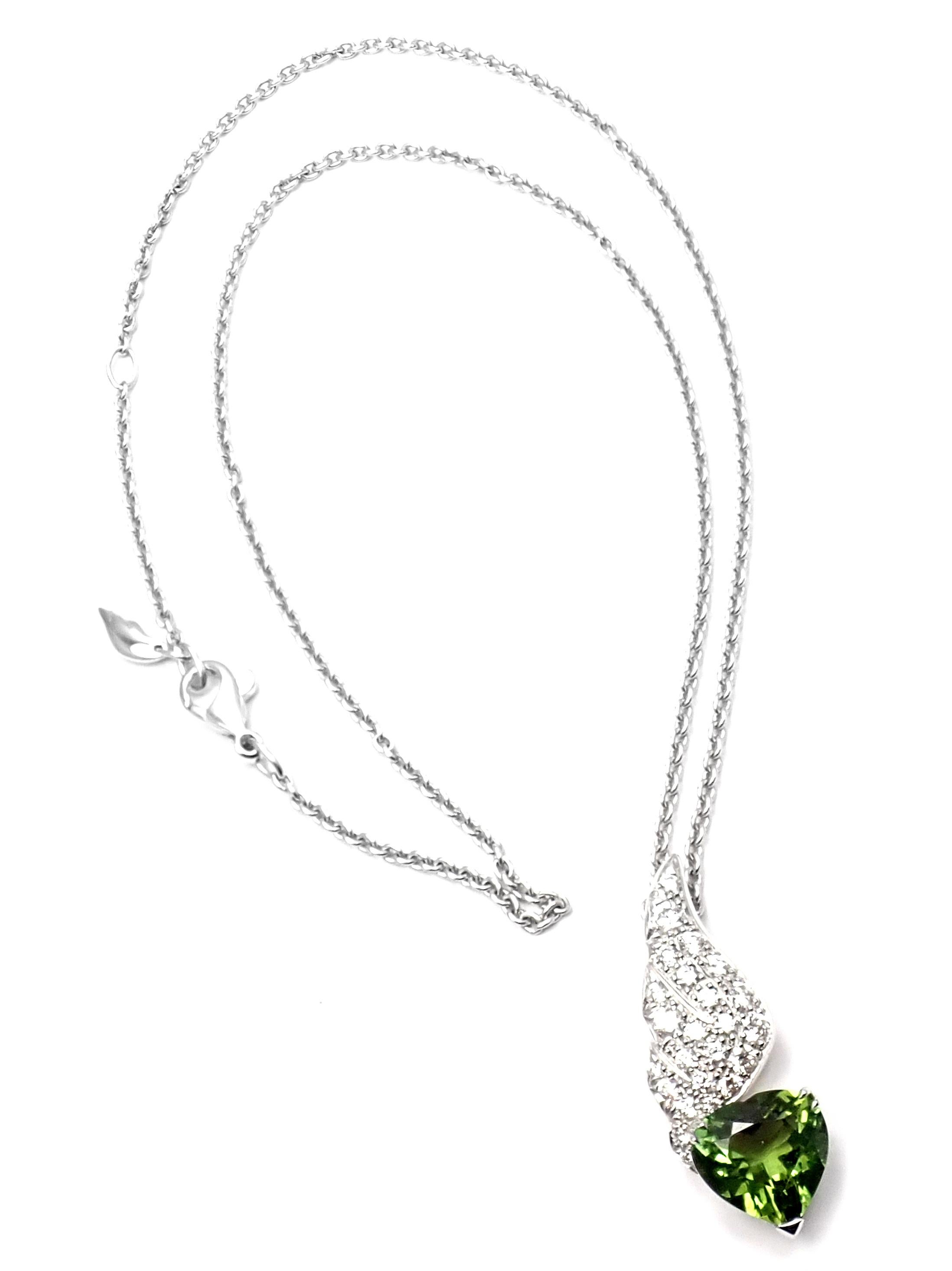 Piaget Halskette mit Diamant-Peridot-Herz-Anhänger aus Weißgold im Zustand „Hervorragend“ im Angebot in Holland, PA