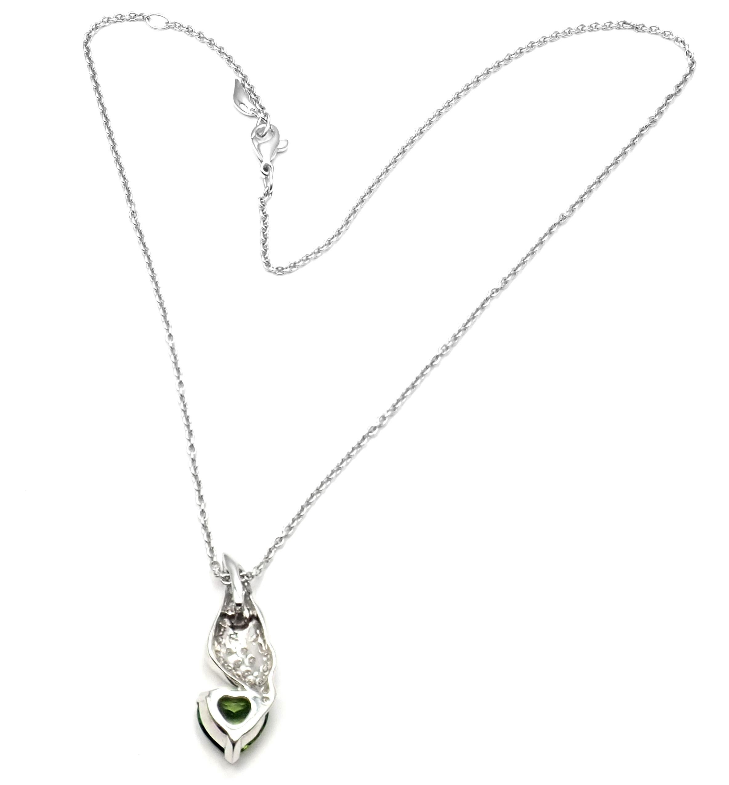 Piaget Halskette mit Diamant-Peridot-Herz-Anhänger aus Weißgold für Damen oder Herren im Angebot