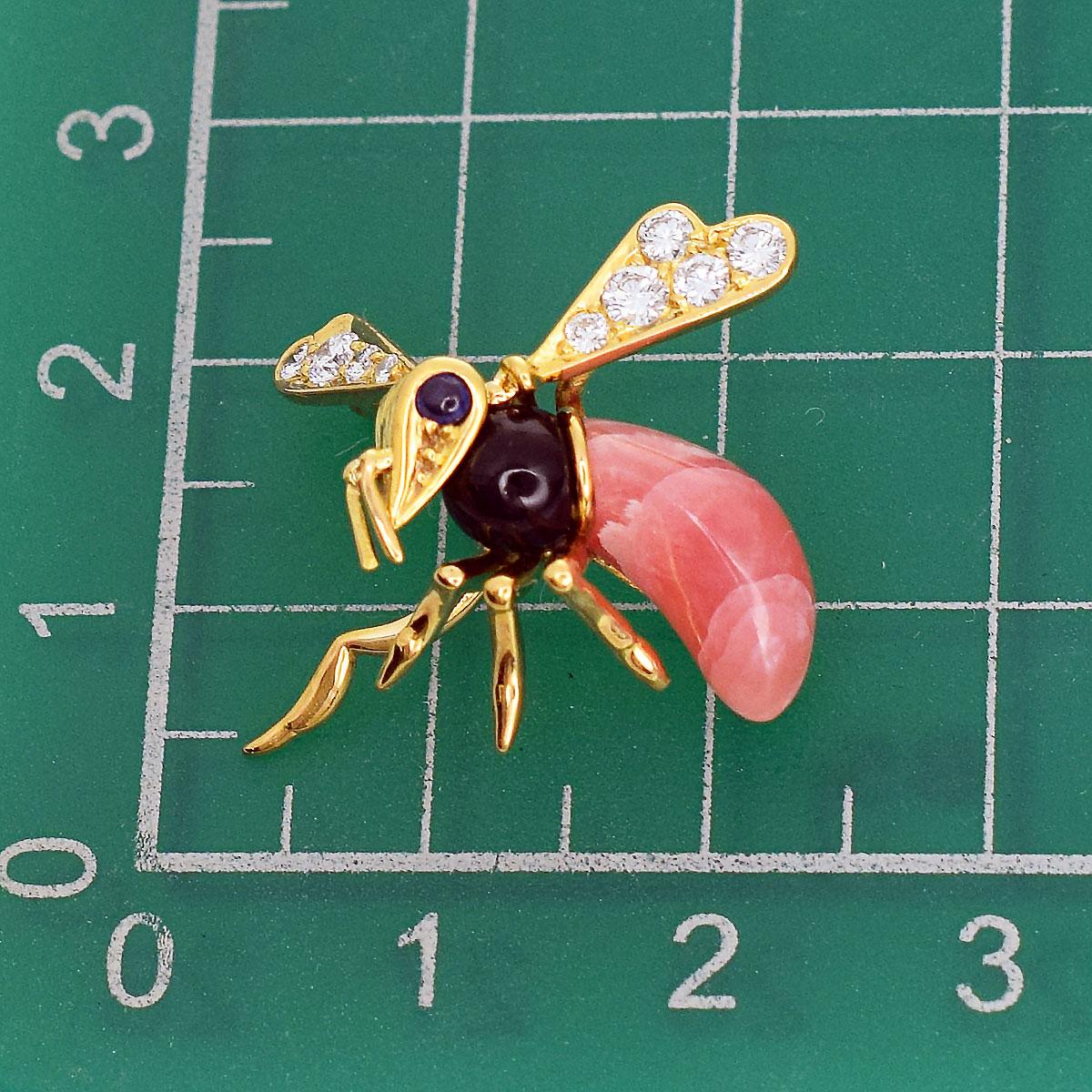 Piaget Diamond Sapphire Onyx Pink Agate 18 Karat Yellow Gold Flying Bee Brooch For Sale 3