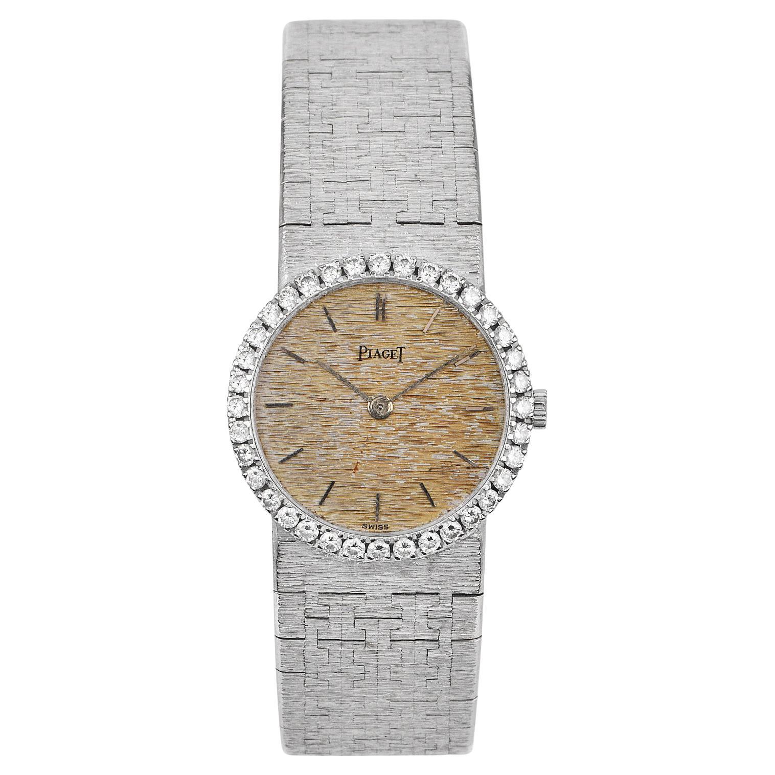 Piaget Montre pour femme en or 18 carats avec cadran argenté et diamants, réf. 926 A 6