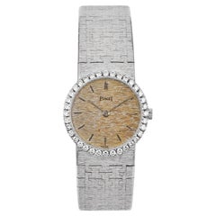 Piaget Montre pour femme en or 18 carats avec cadran argenté et diamants, réf. 926 A 6