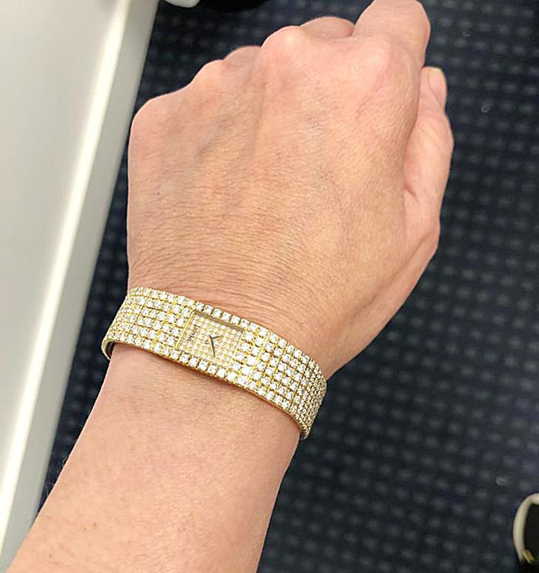 Taille ronde Piaget Montre-bracelet pour femme en diamants en vente
